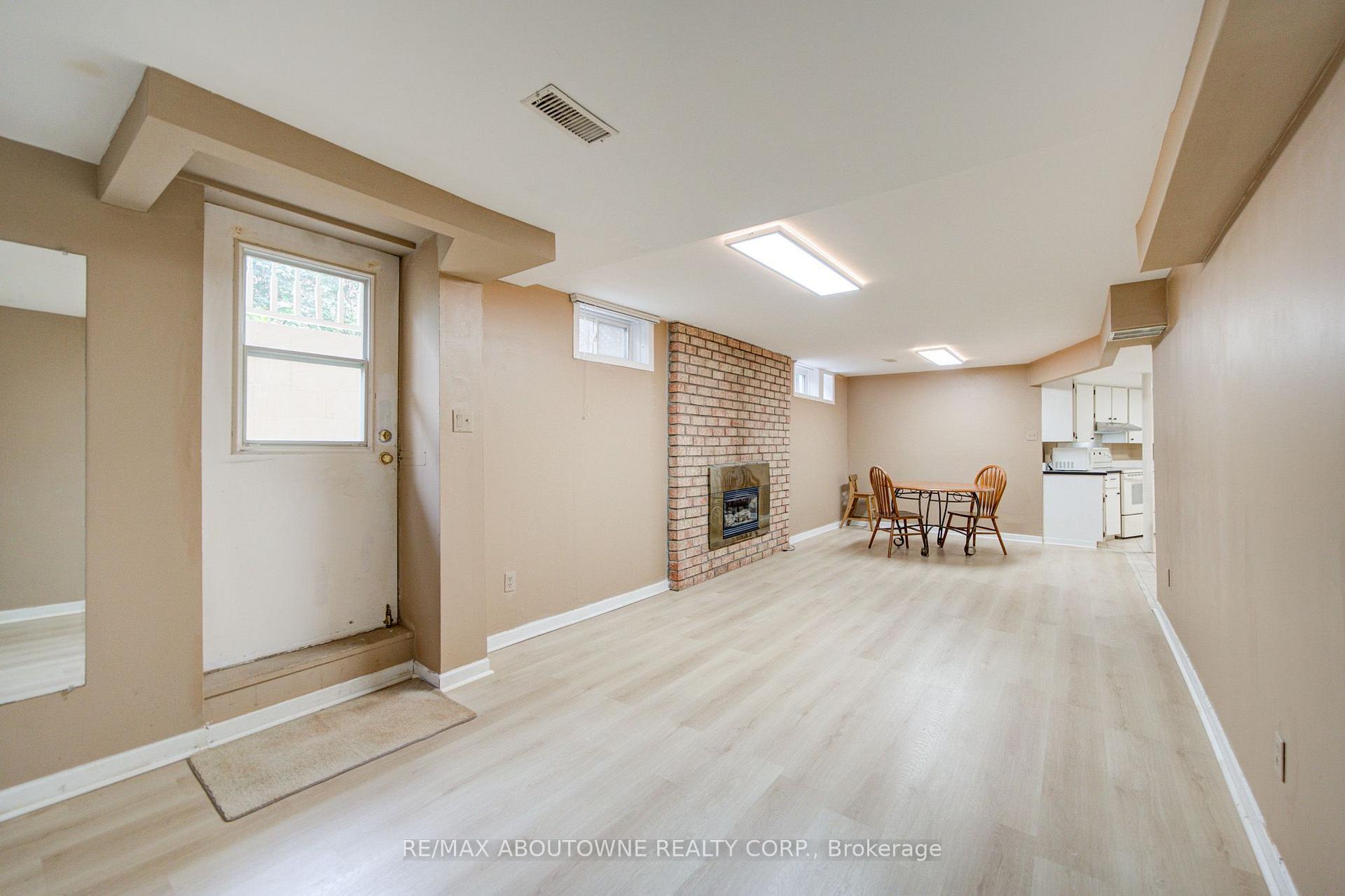 Photo 7 of Unit Lower, 1156 Old Colony Road, Oakville, Glen Abbey — HOMEH