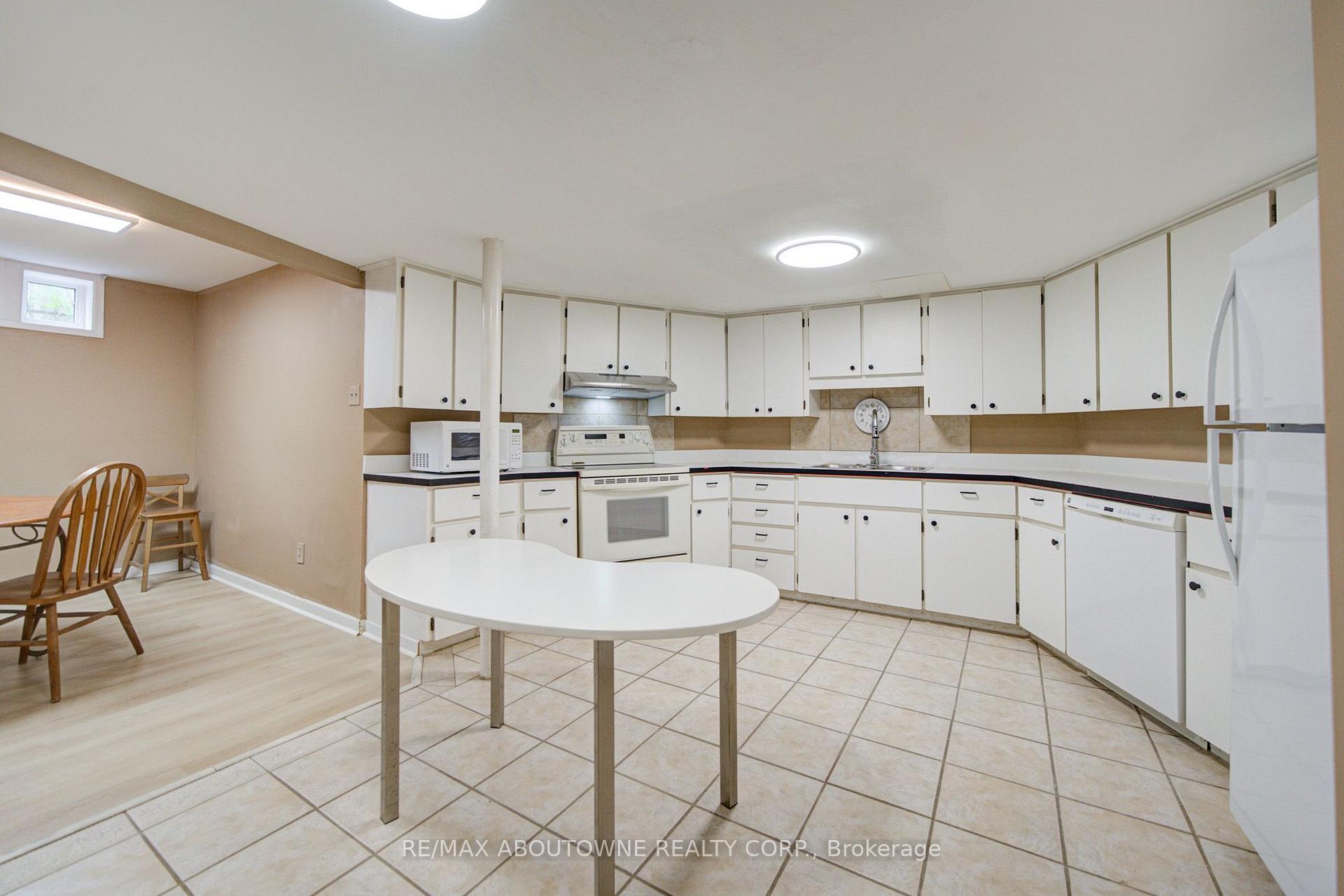 Photo 17 of Unit Lower, 1156 Old Colony Road, Oakville, Glen Abbey — HOMEH