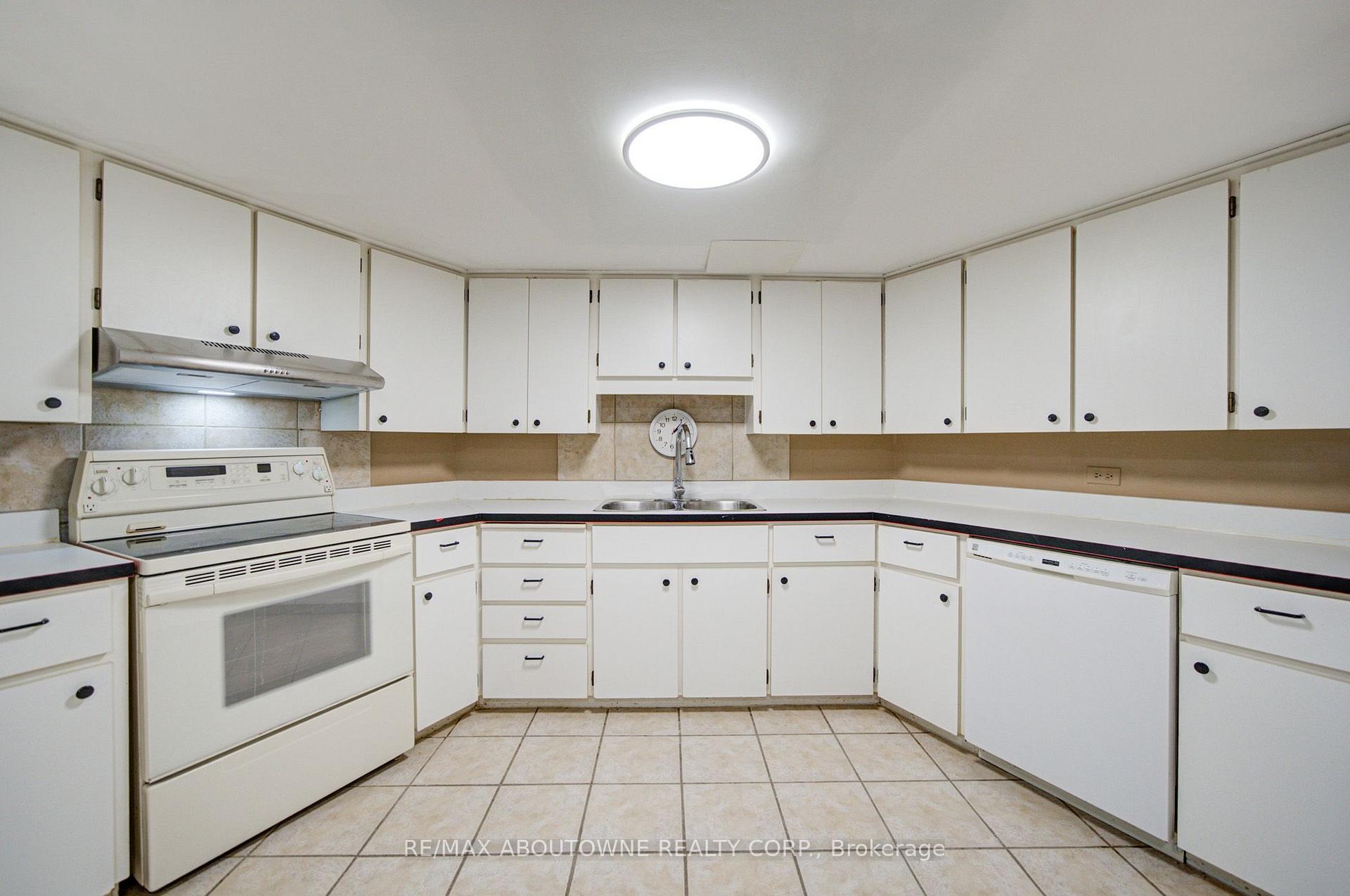 Photo 18 of Unit Lower, 1156 Old Colony Road, Oakville, Glen Abbey — HOMEH