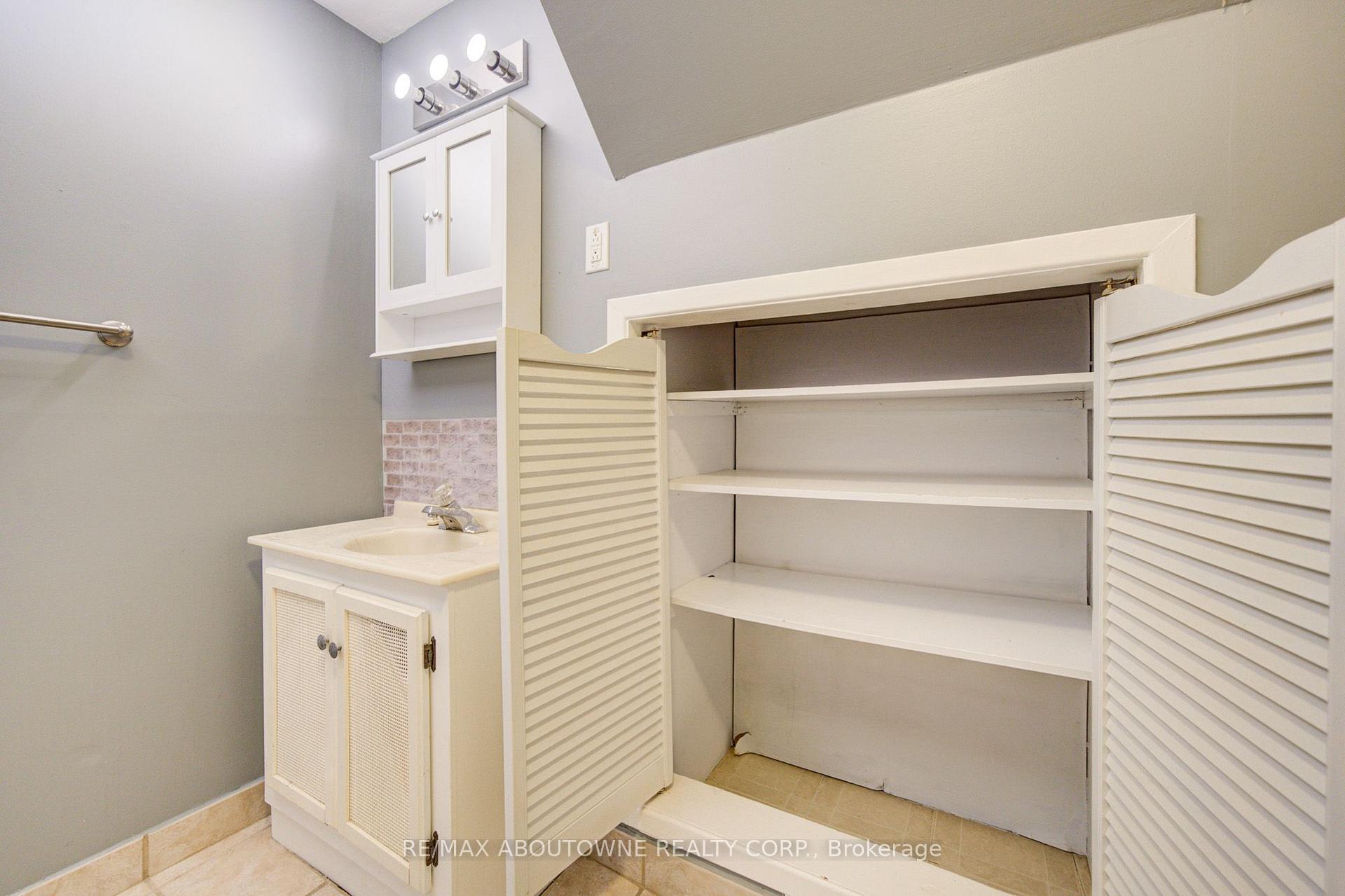 Photo 35 of Unit Lower, 1156 Old Colony Road, Oakville, Glen Abbey — HOMEH