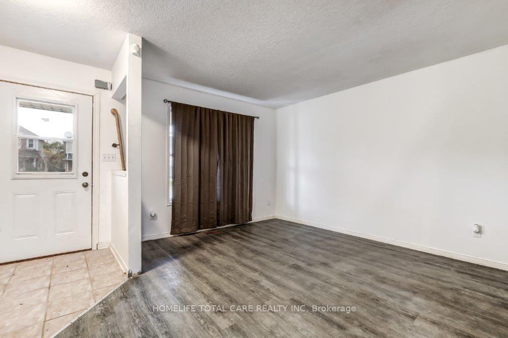Photo 5 of 17 Stowe Terrace, Brantford, Empire — HOMEH
