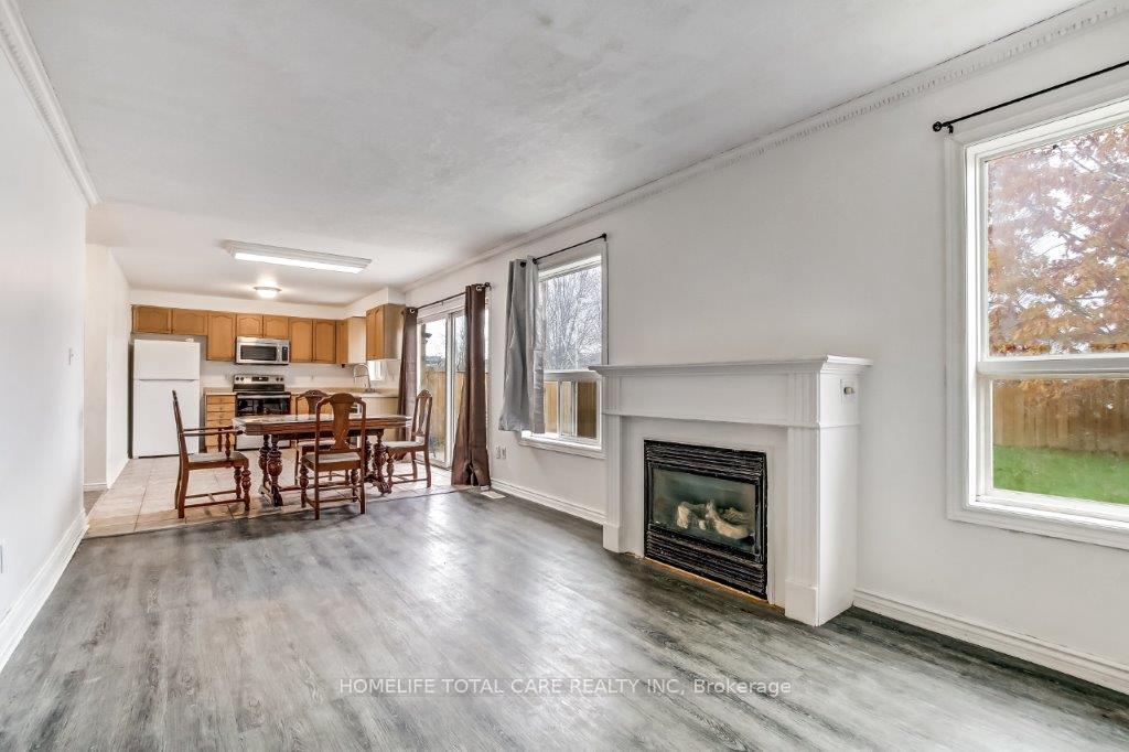 Photo 12 of 17 Stowe Terrace, Brantford, Empire — HOMEH