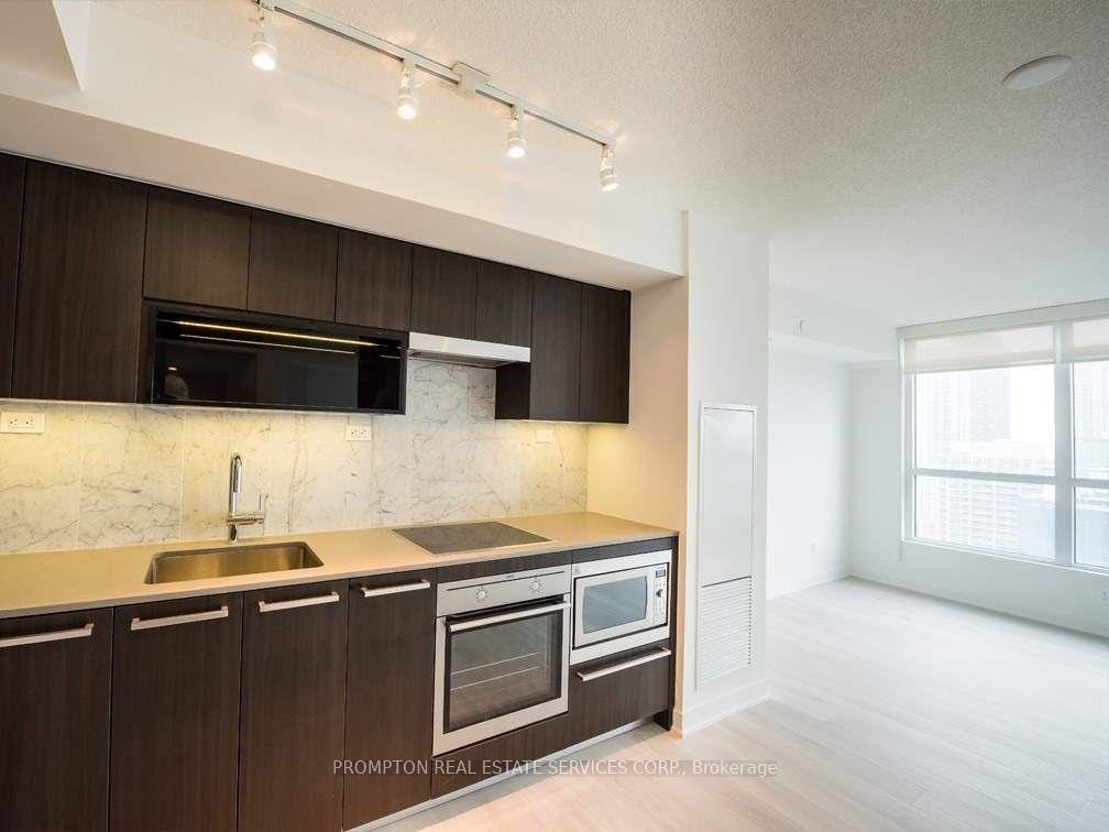 Photo 2 of Unit 1115, 80 Queens Wharf Road, Toronto, Waterfront Communities — HOMEH