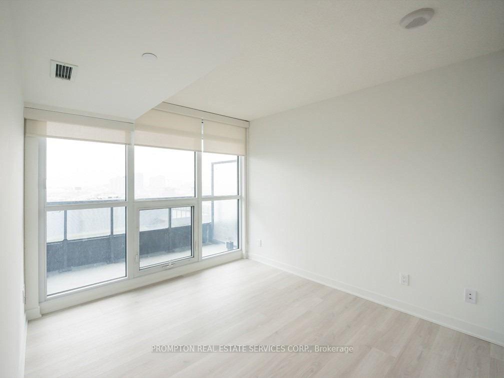 Photo 3 of Unit 1115, 80 Queens Wharf Road, Toronto, Waterfront Communities — HOMEH
