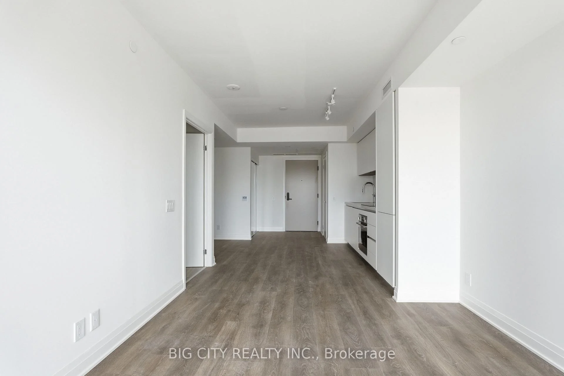Photo 9 of Unit 1109, 25 Frederick Todd Way, Toronto, Thorncliffe Park — HOMEH