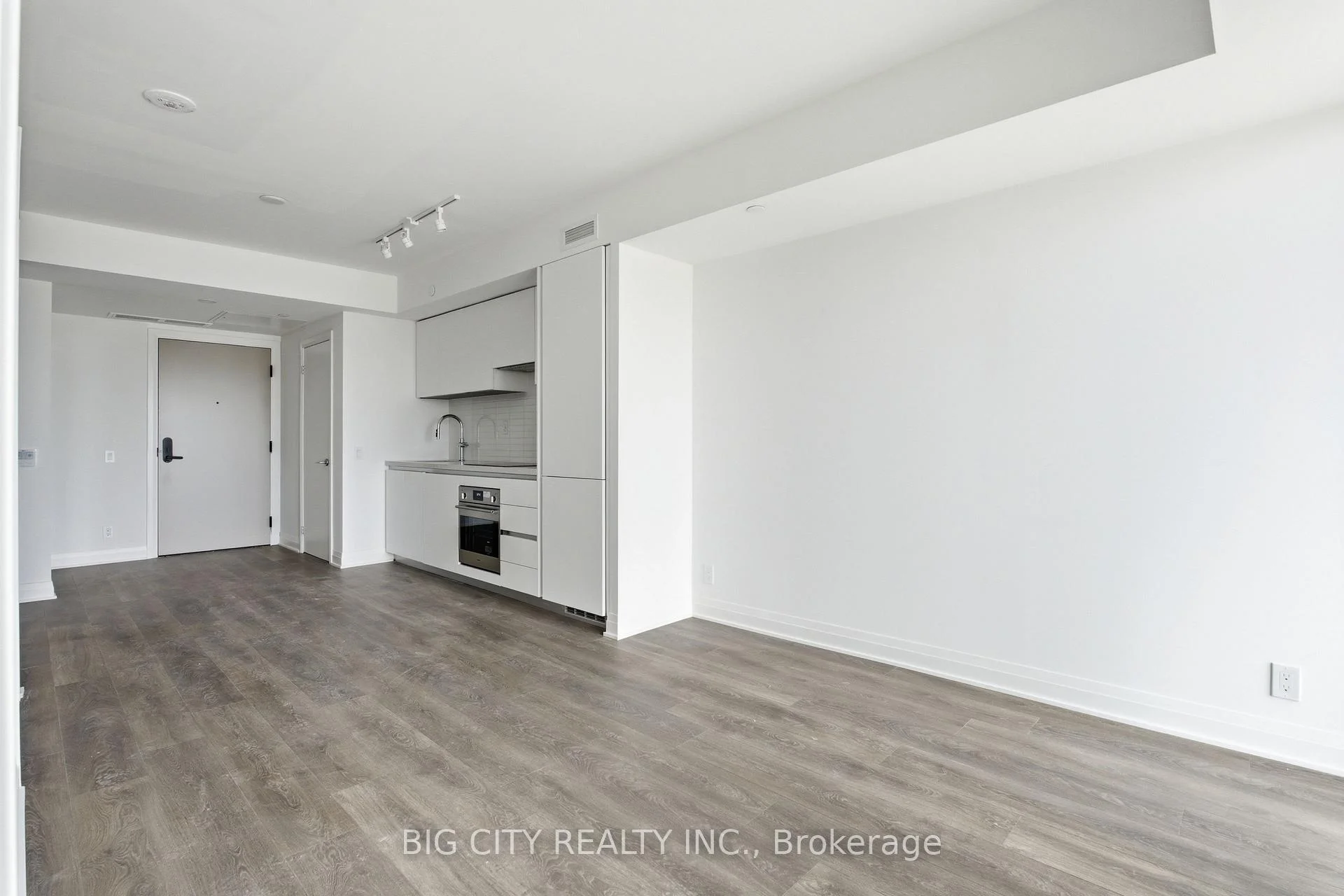 Photo 10 of Unit 1109, 25 Frederick Todd Way, Toronto, Thorncliffe Park — HOMEH