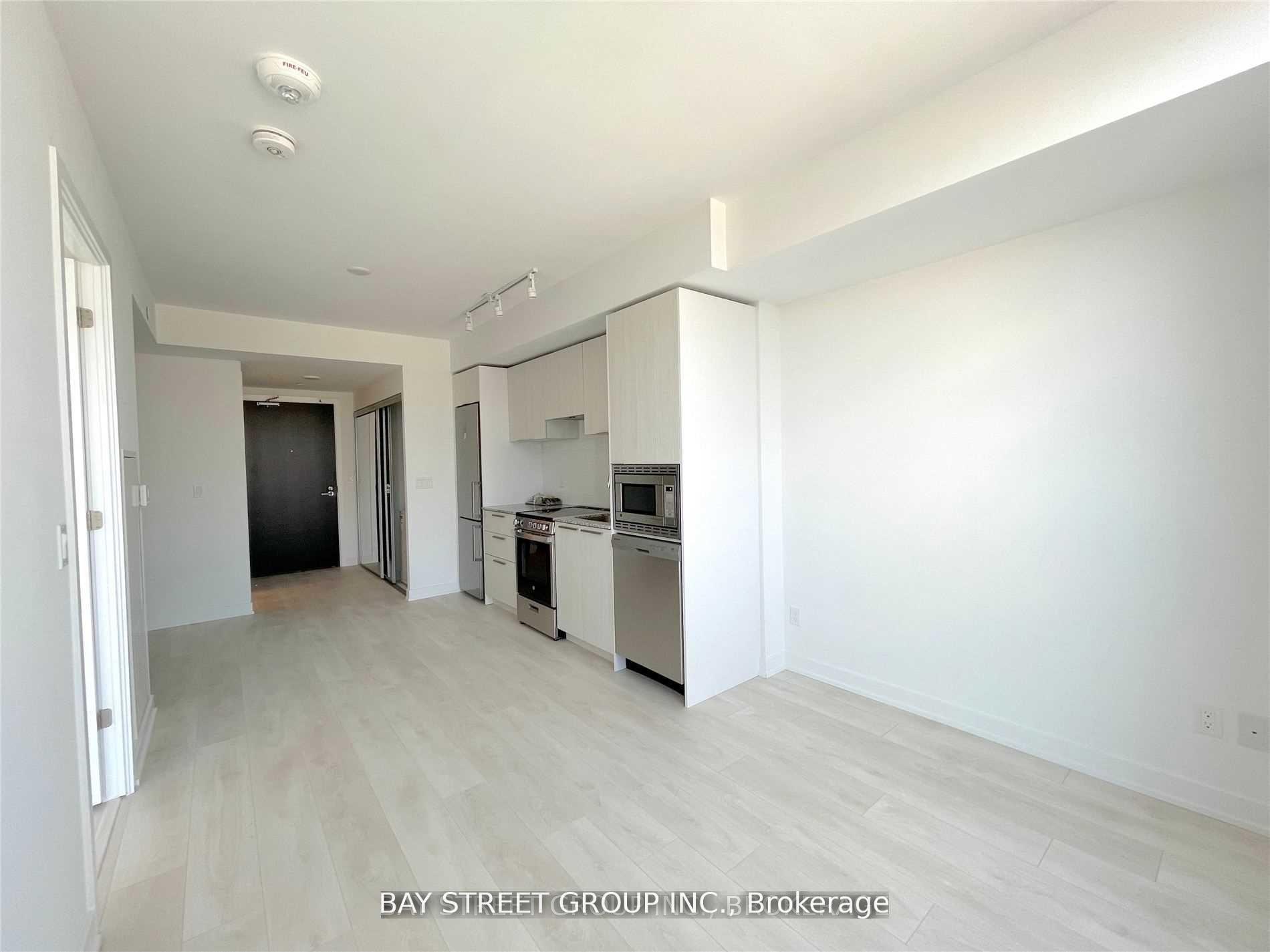 Front of Unit 2203, 501 Yonge Street