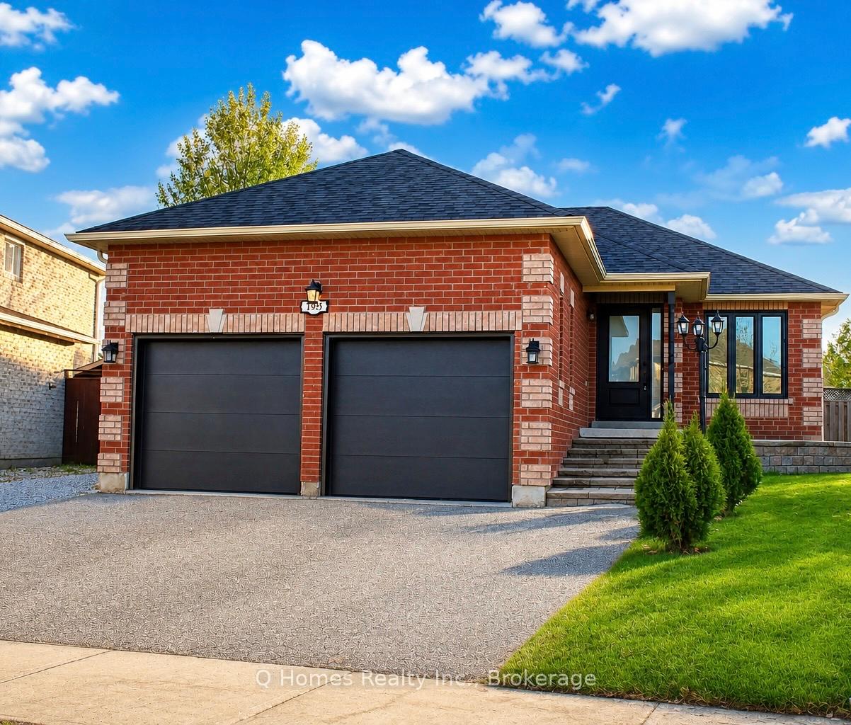 Photo 2 of 1995 Romina Court, Innisfil, Alcona — HOMEH