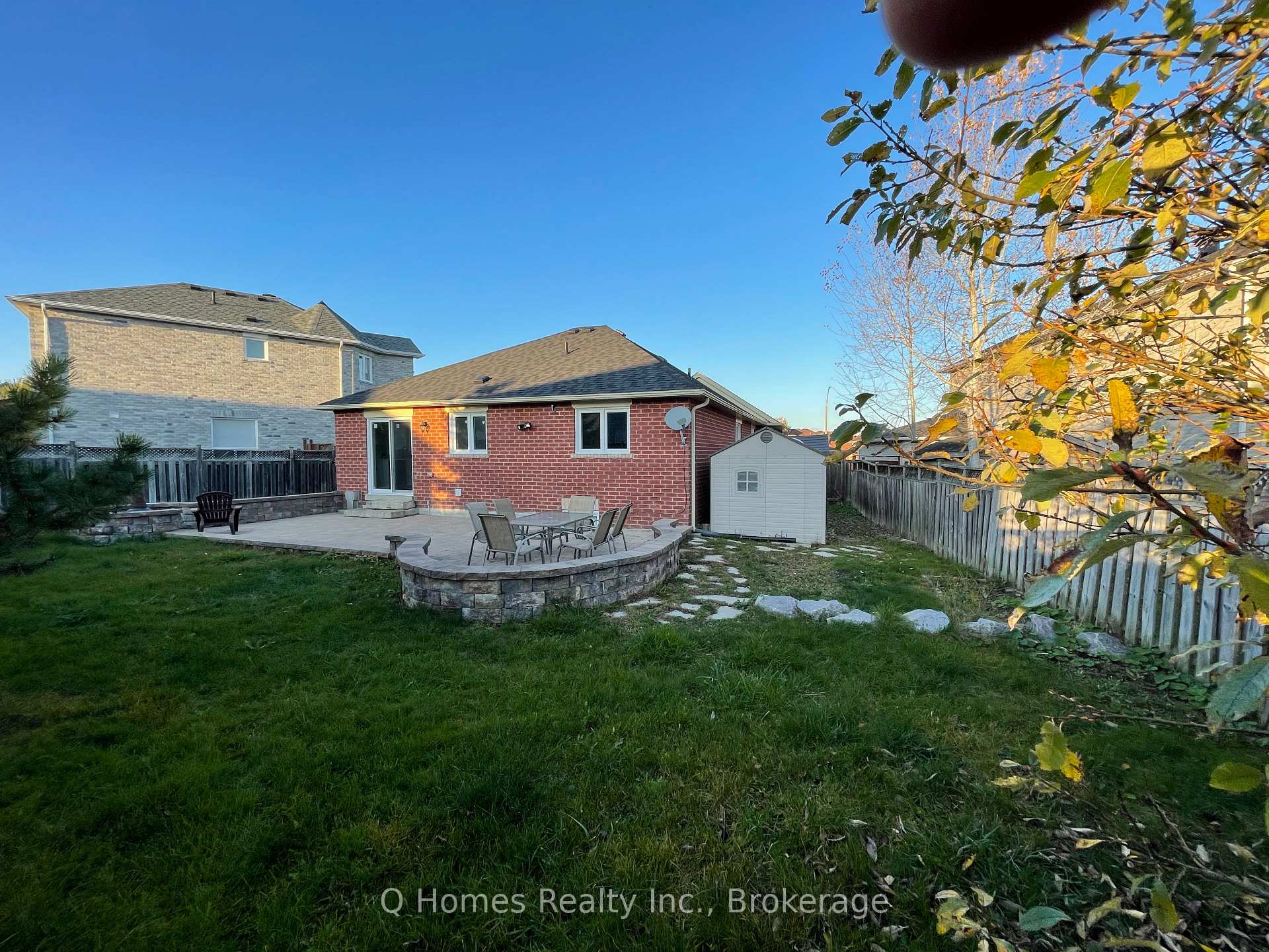 Photo 31 of 1995 Romina Court, Innisfil, Alcona — HOMEH