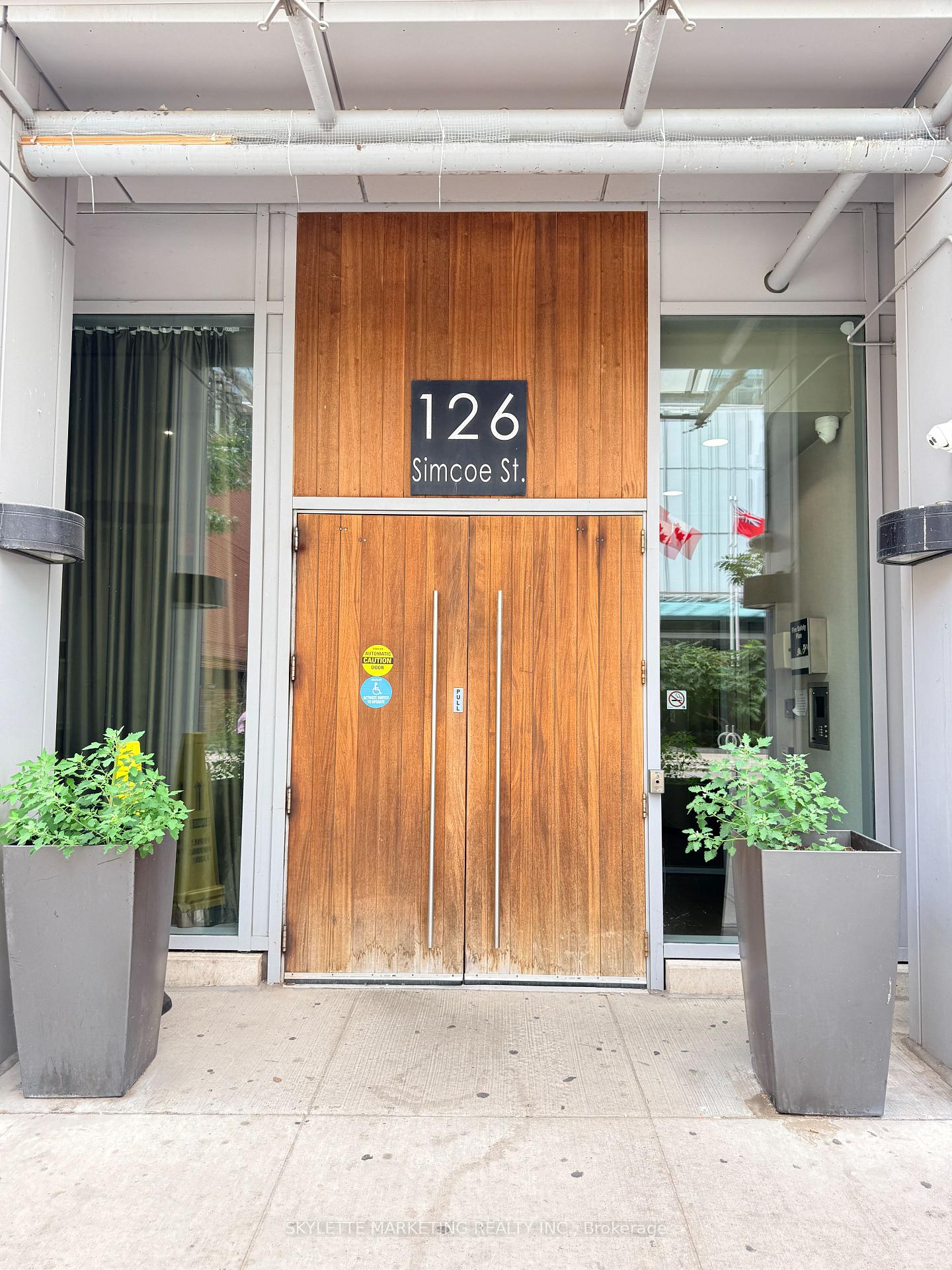 Photo 2 of Unit 1203, 126 Simcoe Street, Toronto, Waterfront Communities — HOMEH