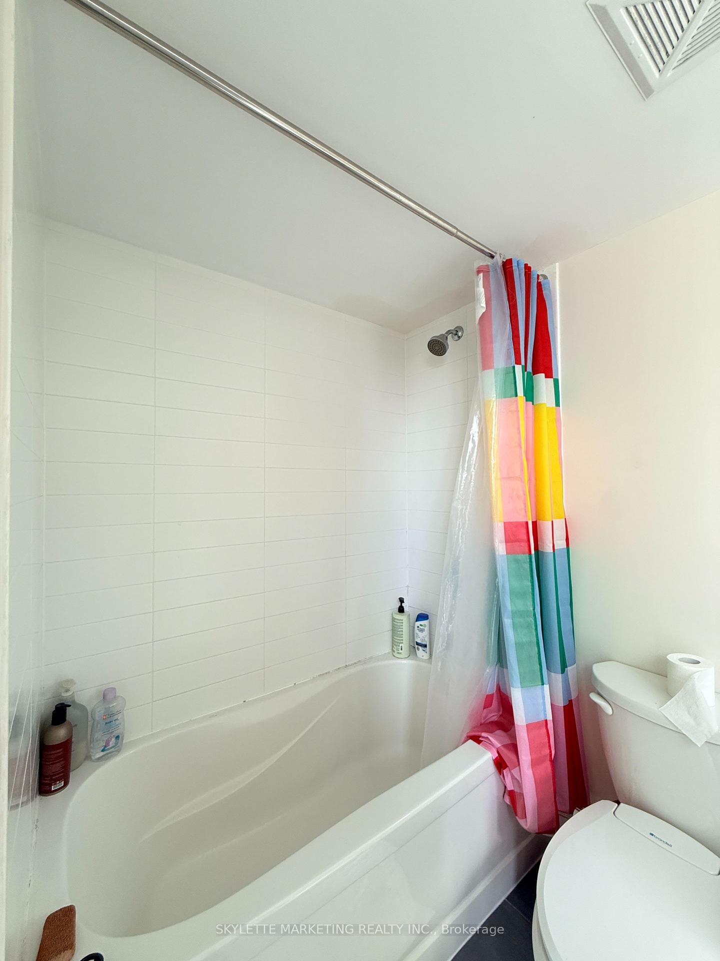 Photo 19 of Unit 1203, 126 Simcoe Street, Toronto, Waterfront Communities — HOMEH