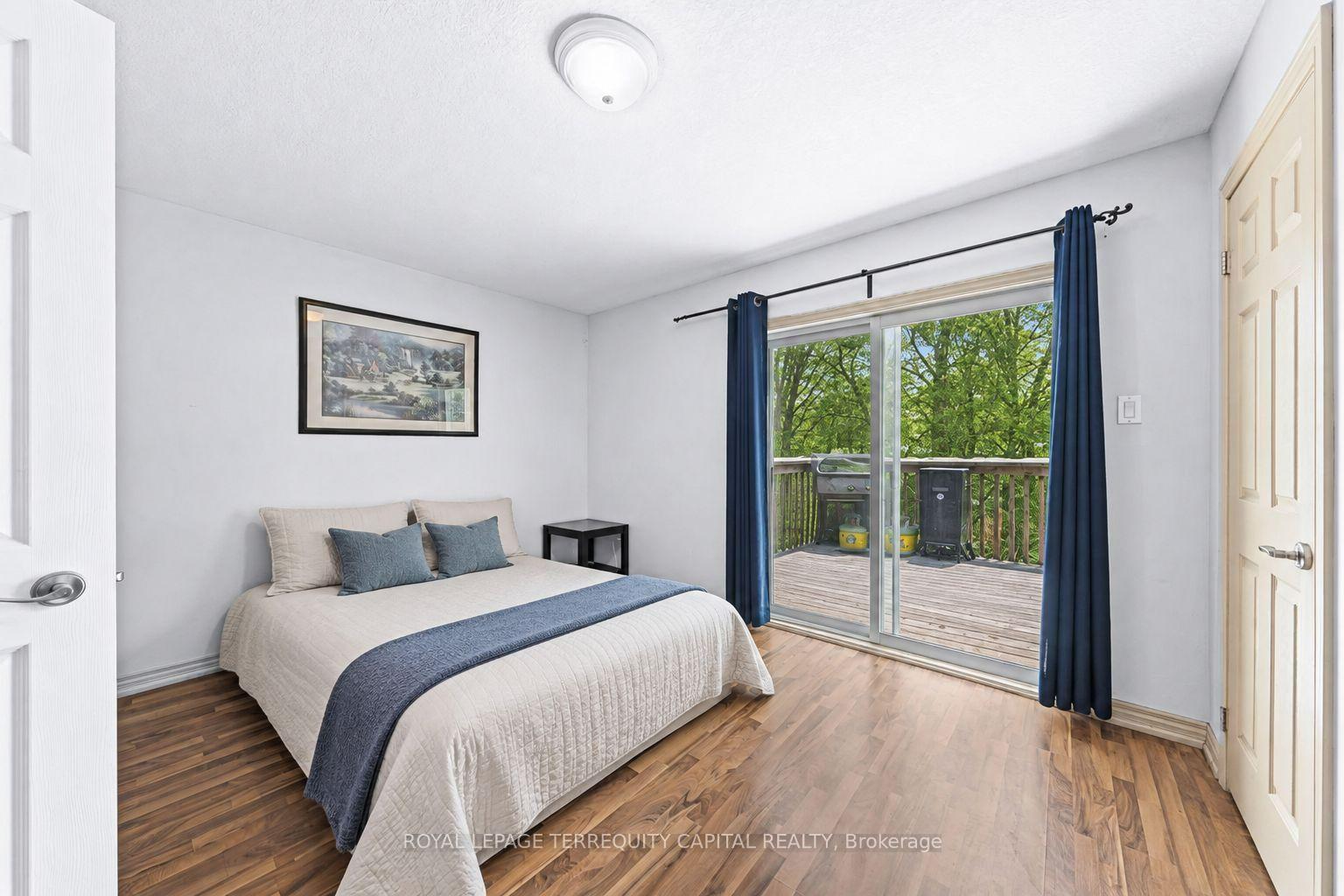 Photo 11 of 102 Henry Street, Barrie, Queen's Park — HOMEH