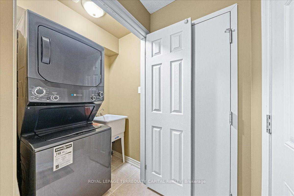 Photo 13 of 102 Henry Street, Barrie, Queen's Park — HOMEH