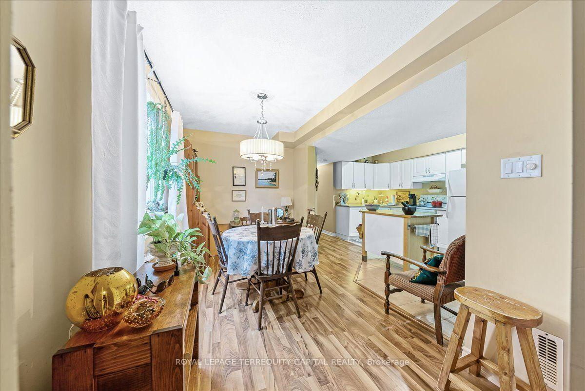 Photo 14 of 102 Henry Street, Barrie, Queen's Park — HOMEH