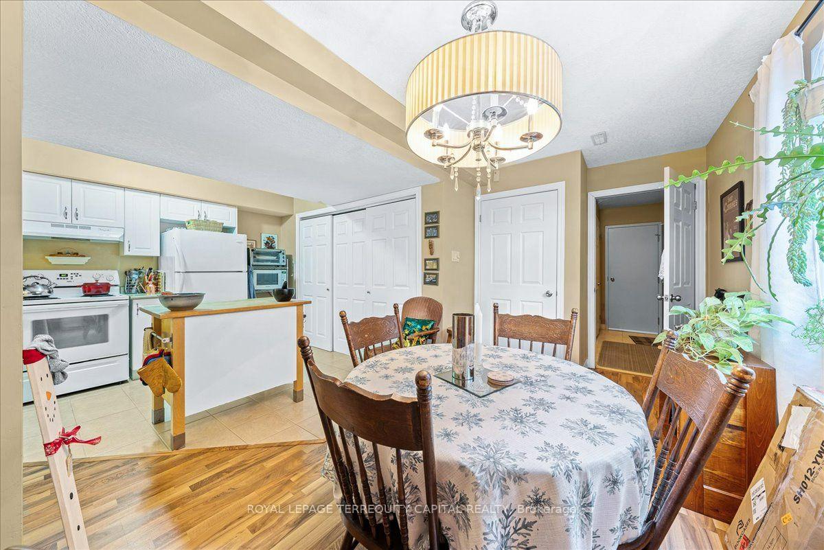 Photo 15 of 102 Henry Street, Barrie, Queen's Park — HOMEH