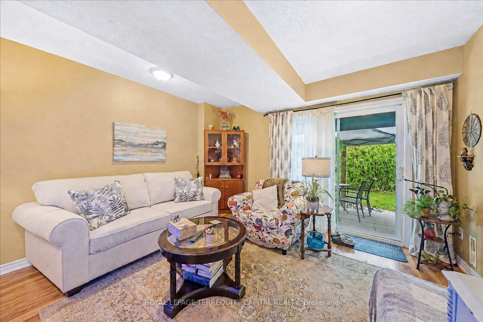 Photo 18 of 102 Henry Street, Barrie, Queen's Park — HOMEH