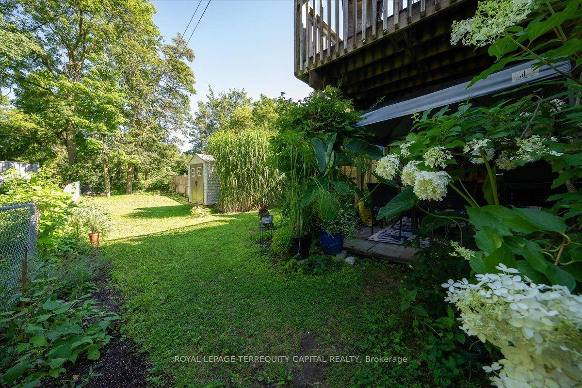 Photo 23 of 102 Henry Street, Barrie, Queen's Park — HOMEH