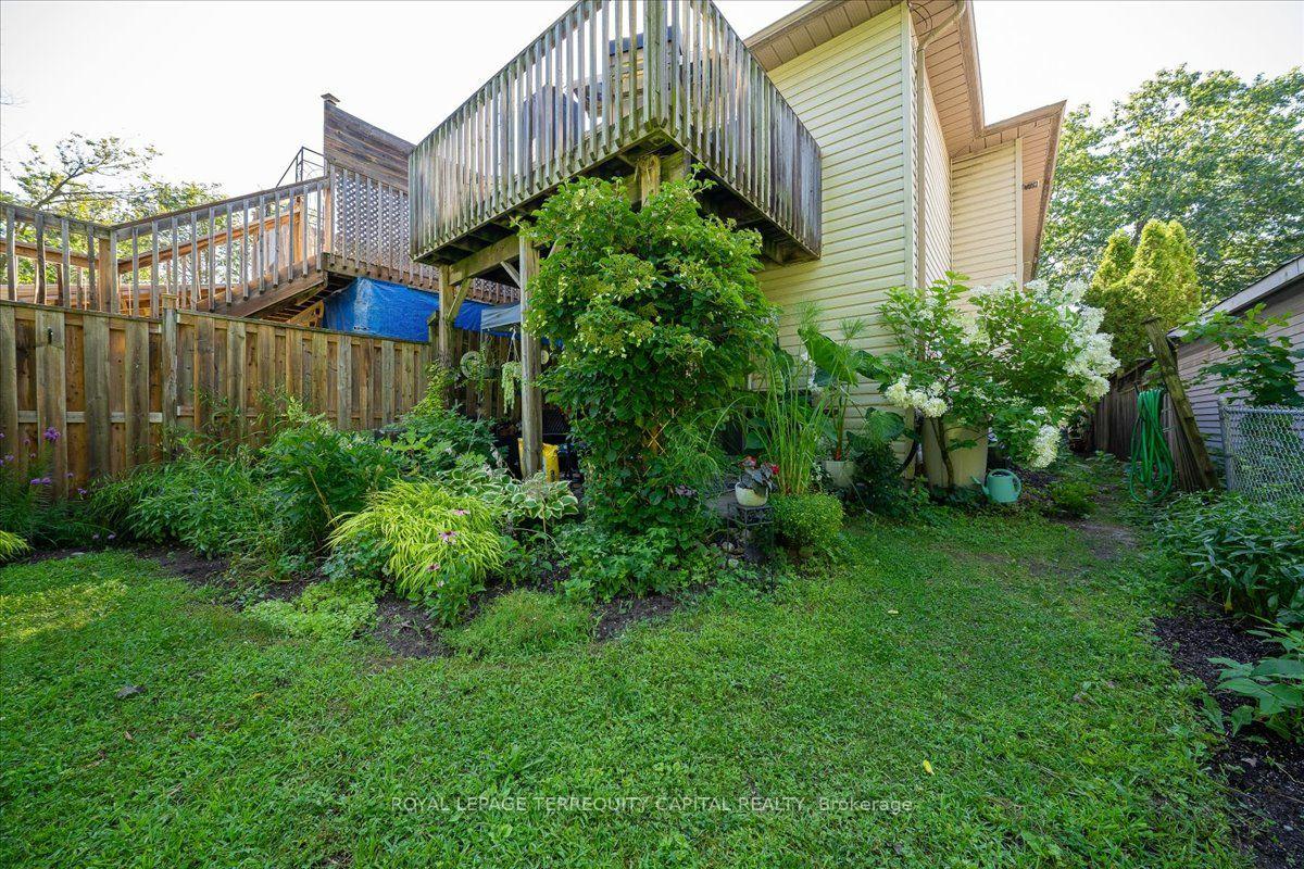 Photo 24 of 102 Henry Street, Barrie, Queen's Park — HOMEH