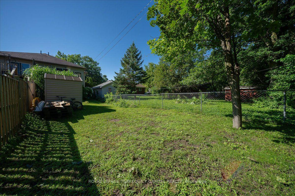 Photo 29 of 102 Henry Street, Barrie, Queen's Park — HOMEH