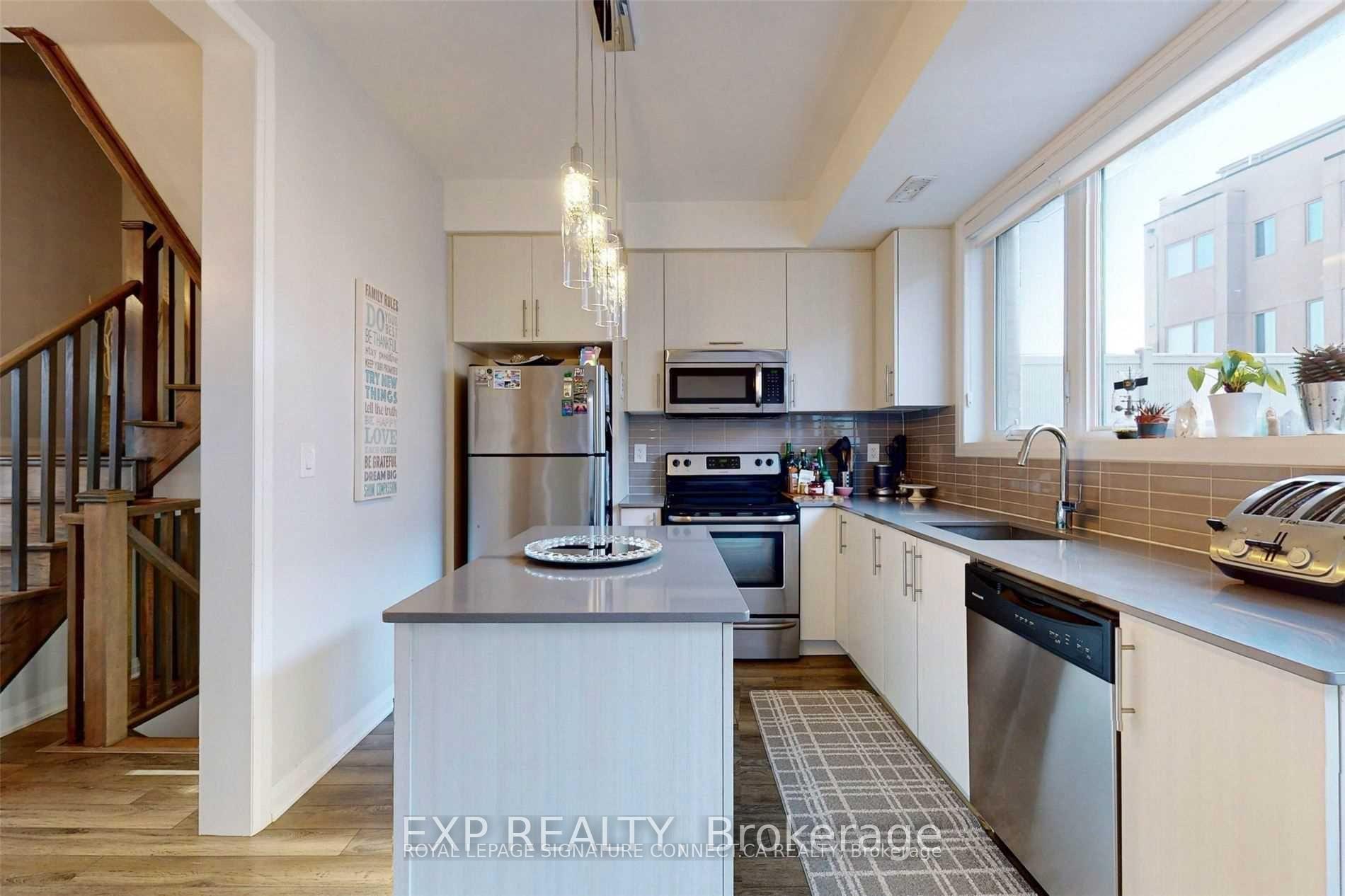 Photo 9 of 16 Caroline Carpenter Grove, North York, Downsview-Roding-CFB — HOMEH