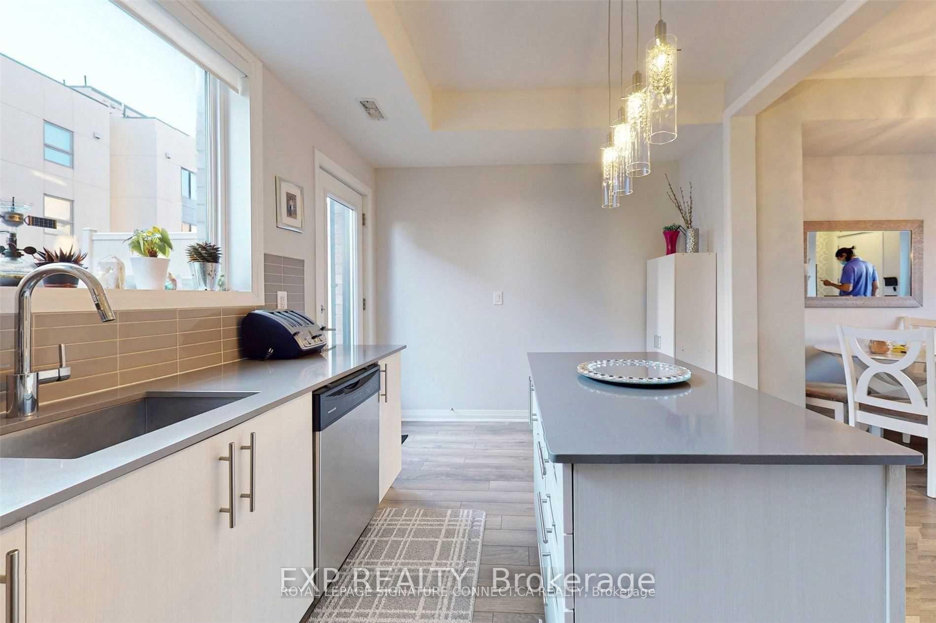 Photo 13 of 16 Caroline Carpenter Grove, North York, Downsview-Roding-CFB — HOMEH