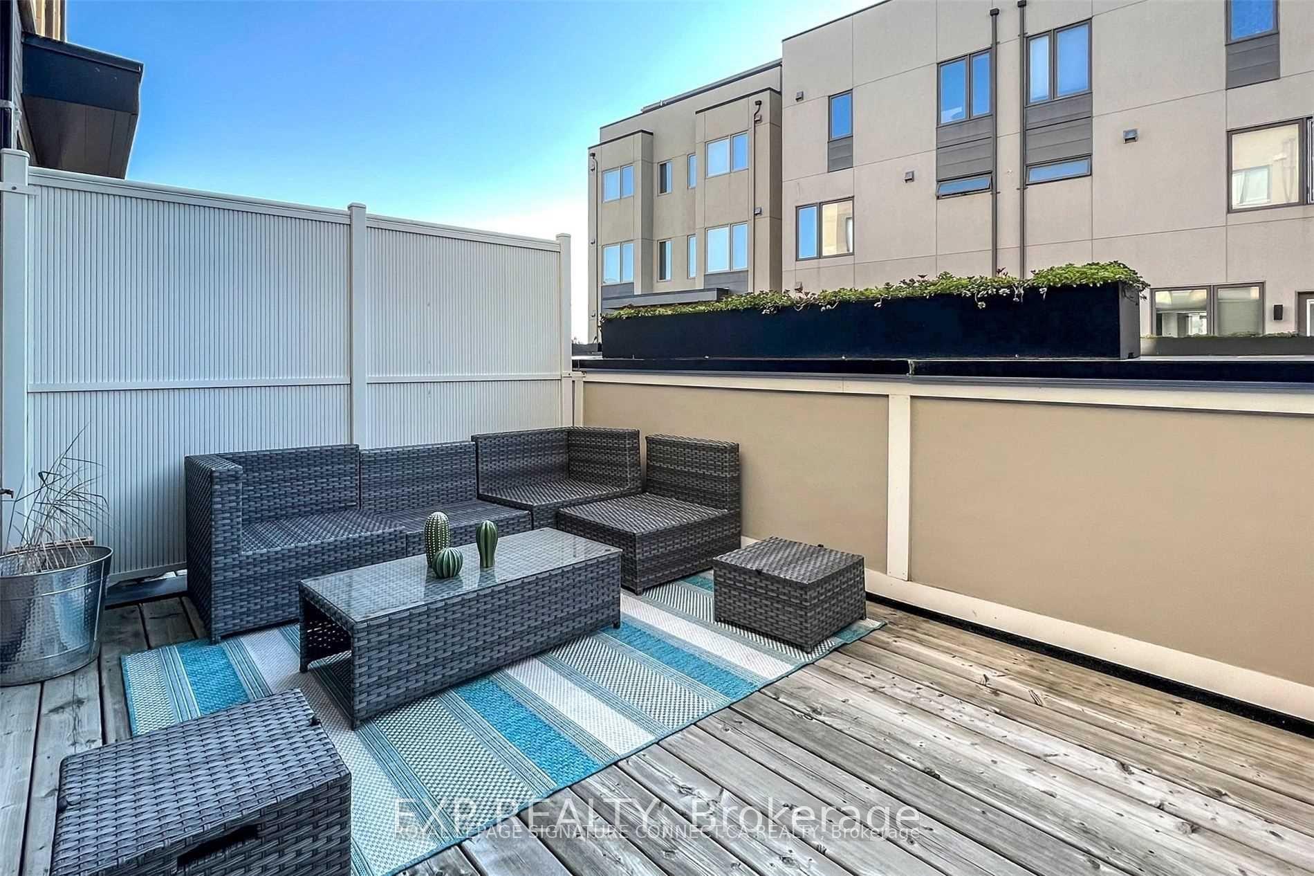Photo 14 of 16 Caroline Carpenter Grove, North York, Downsview-Roding-CFB — HOMEH
