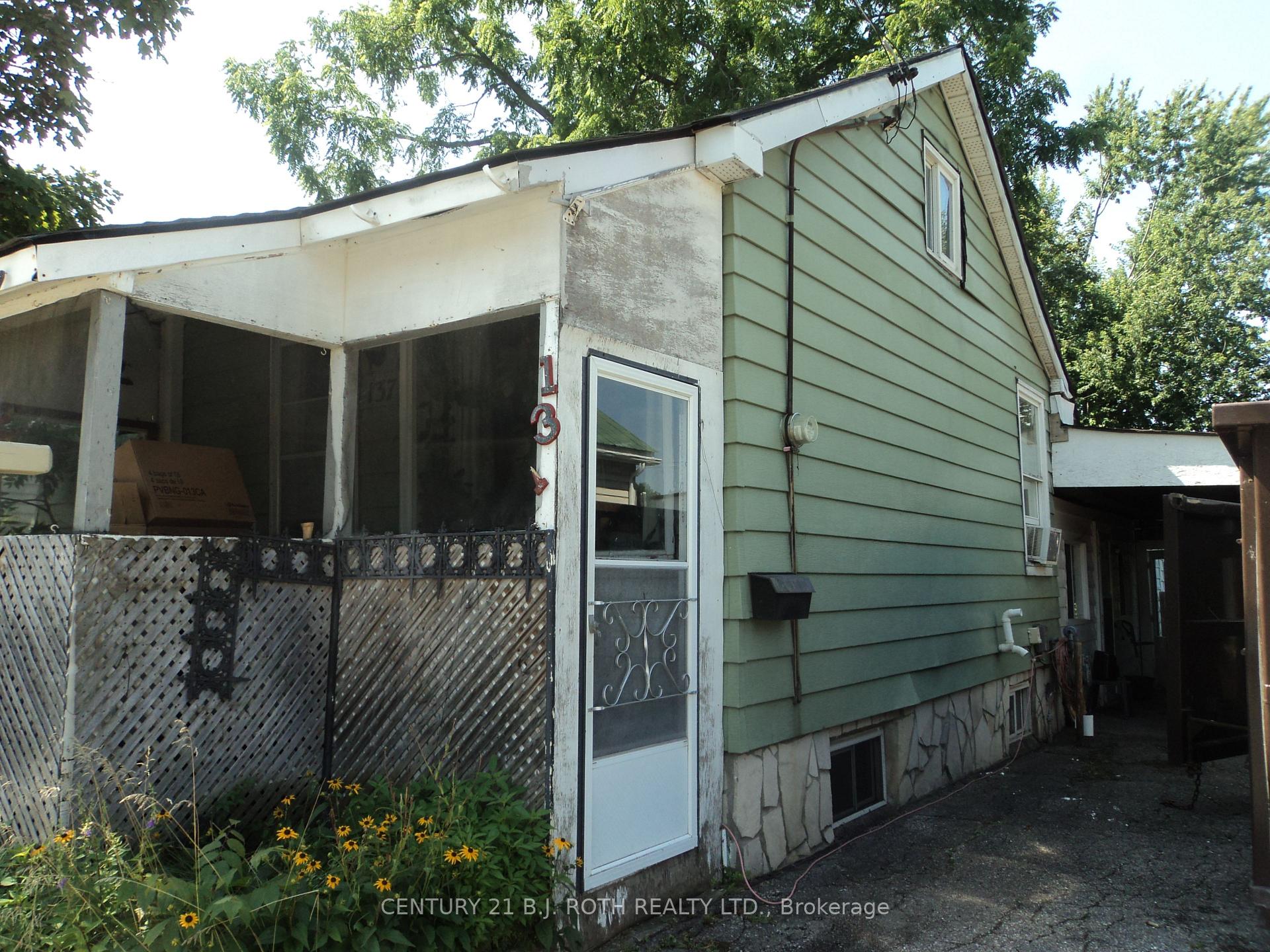Photo 4 of 137 Dufferin Street, Orillia — HOMEH