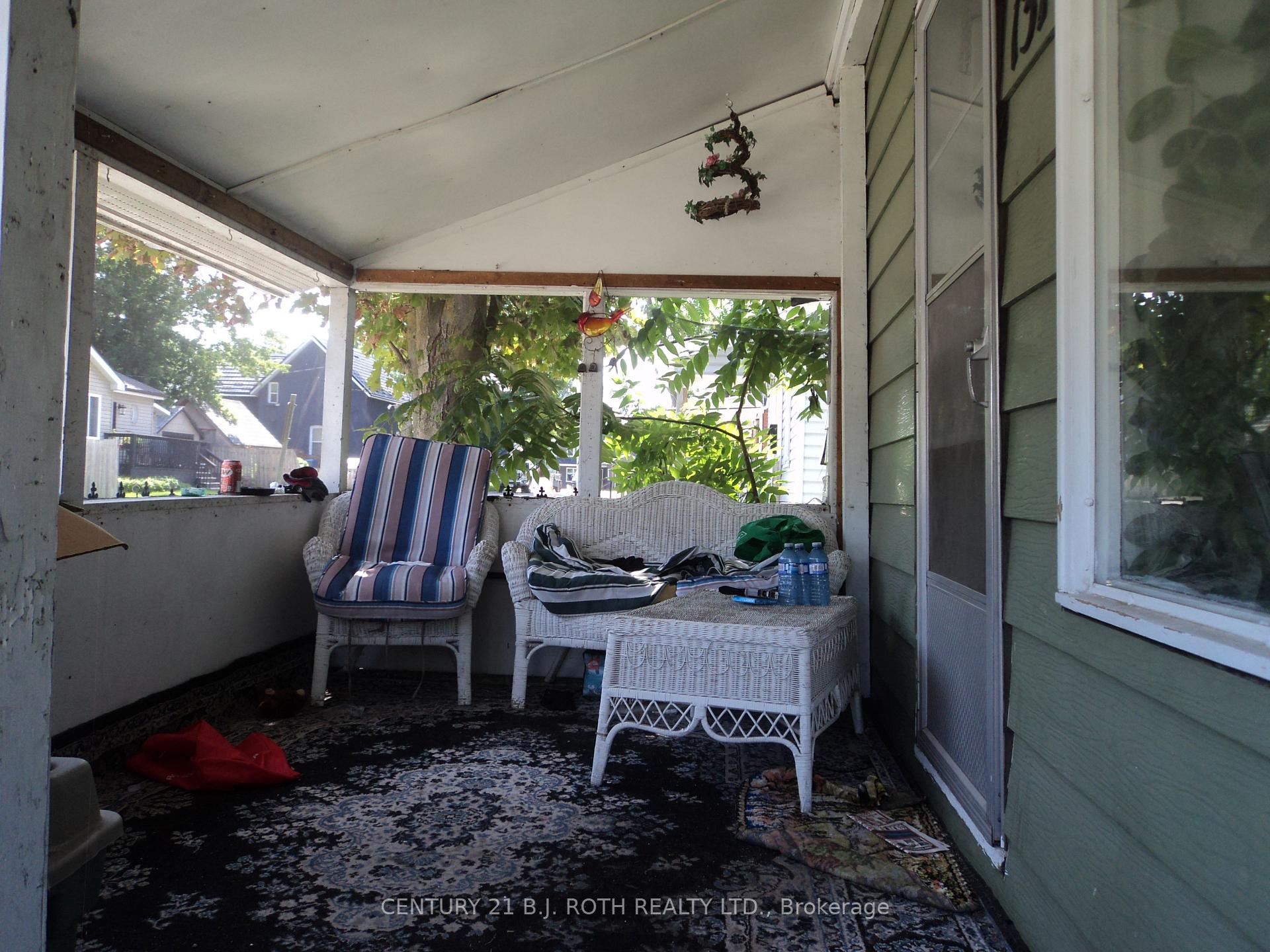 Photo 5 of 137 Dufferin Street, Orillia — HOMEH