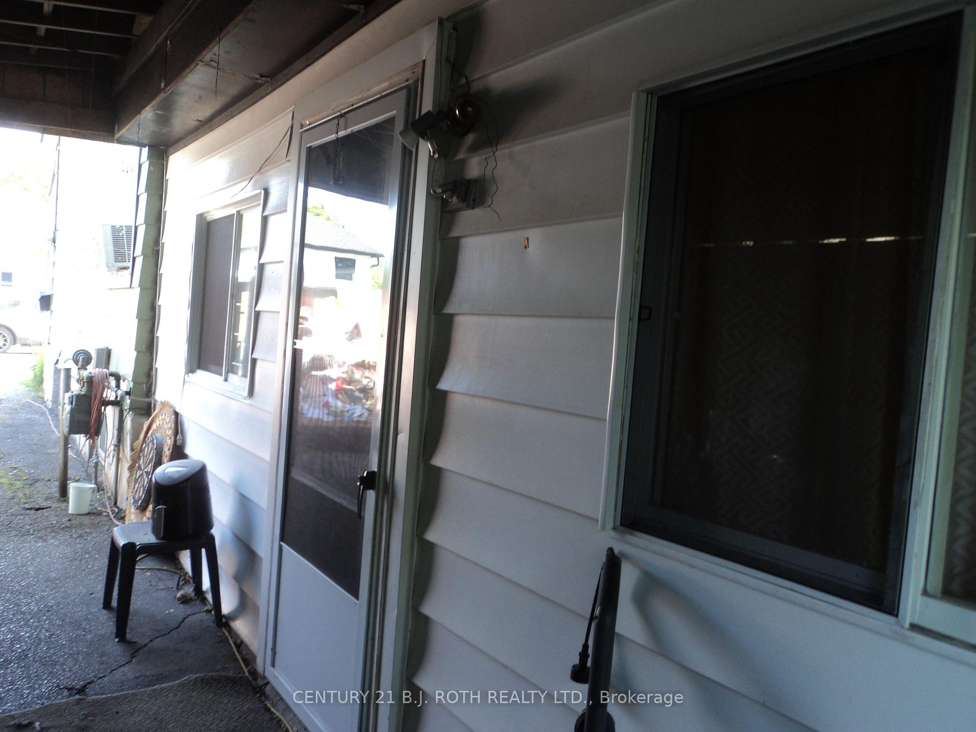 Photo 8 of 137 Dufferin Street, Orillia — HOMEH