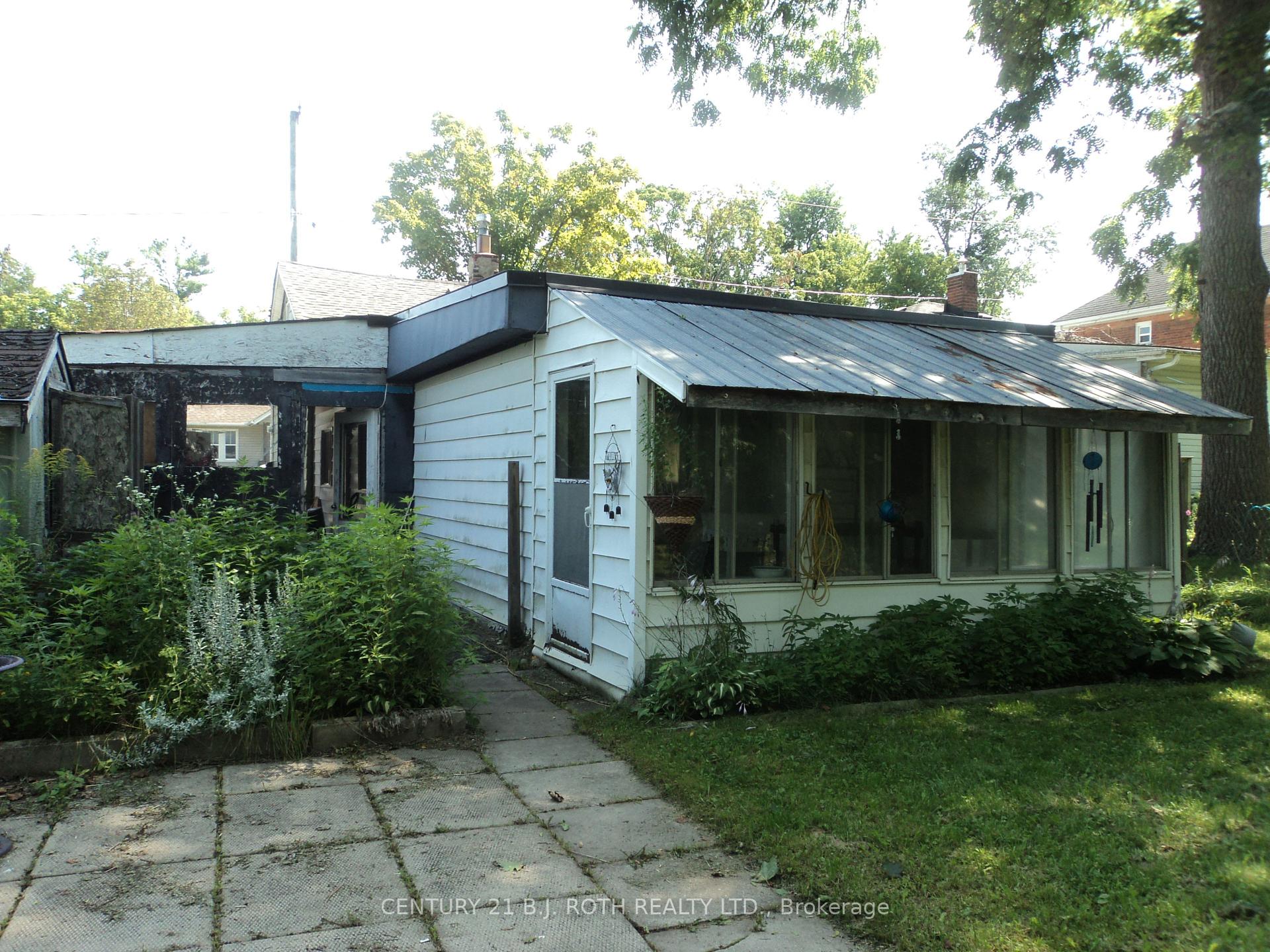 Photo 9 of 137 Dufferin Street, Orillia — HOMEH