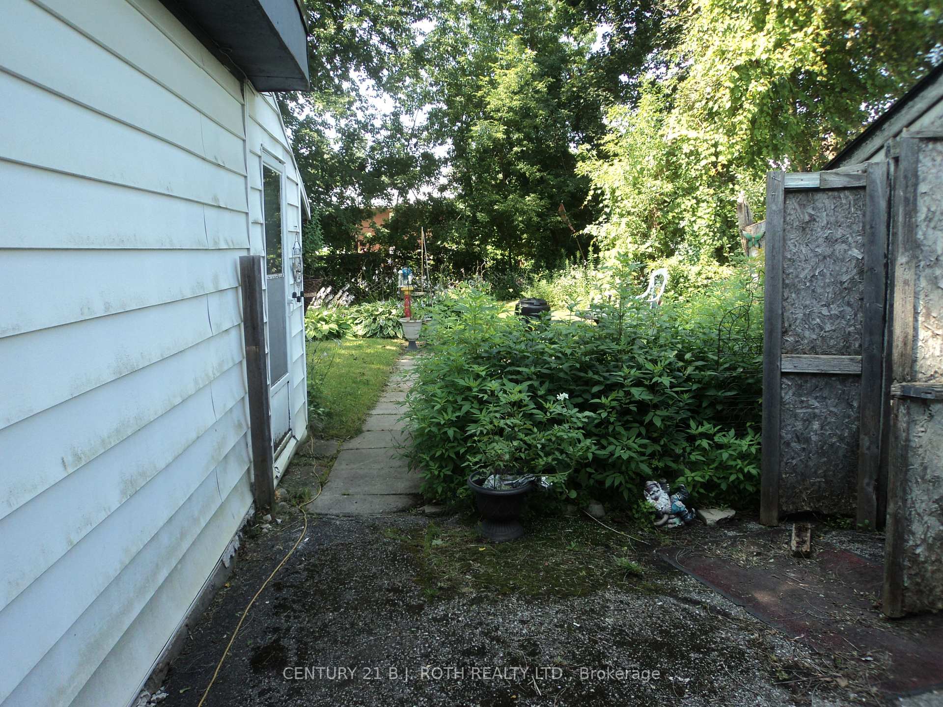 Photo 11 of 137 Dufferin Street, Orillia — HOMEH