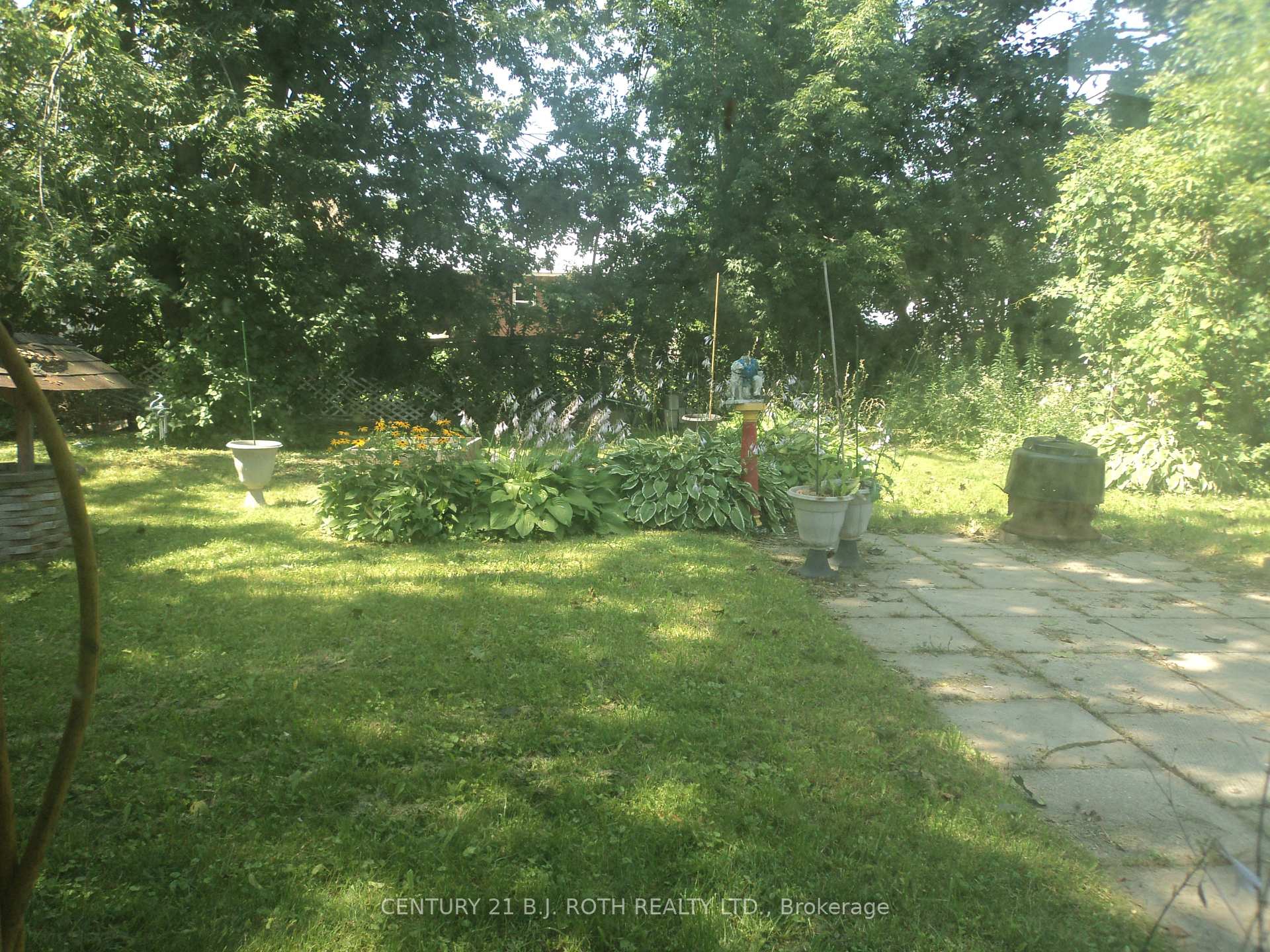 Photo 3 of 137 Dufferin Street, Orillia — HOMEH