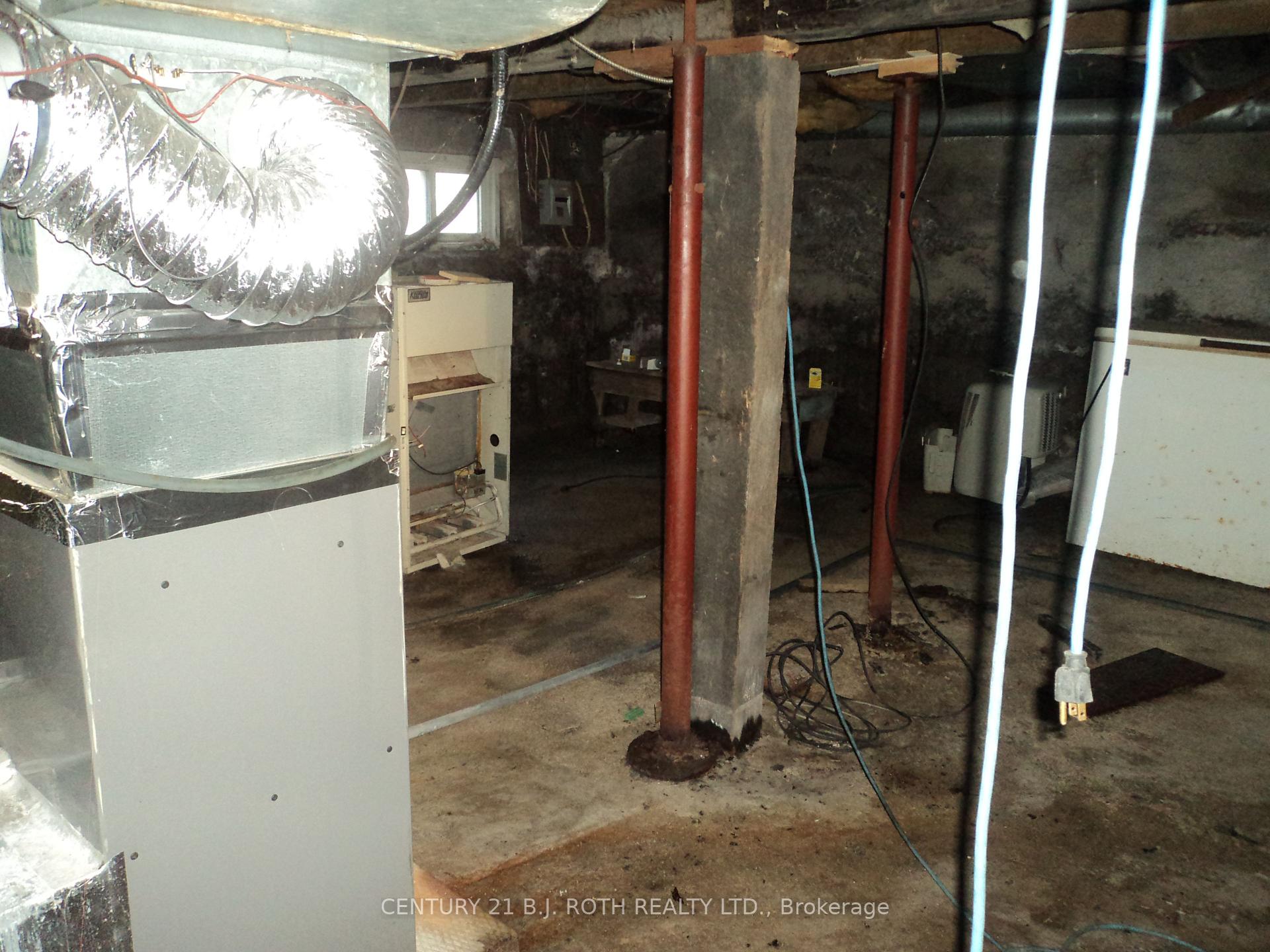 Photo 53 of 137 Dufferin Street, Orillia — HOMEH