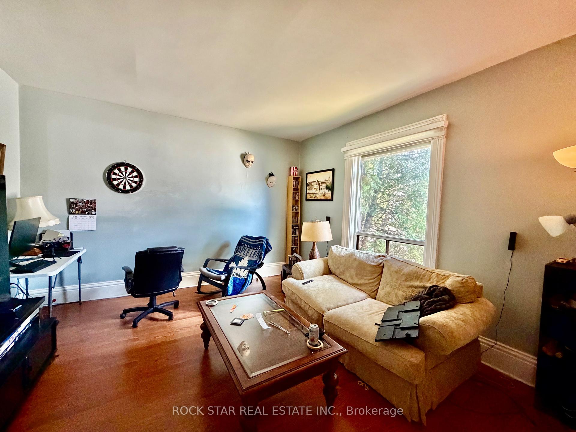 Photo 17 of 135 Sherwood Drive, Brantford, Old West Brant — HOMEH