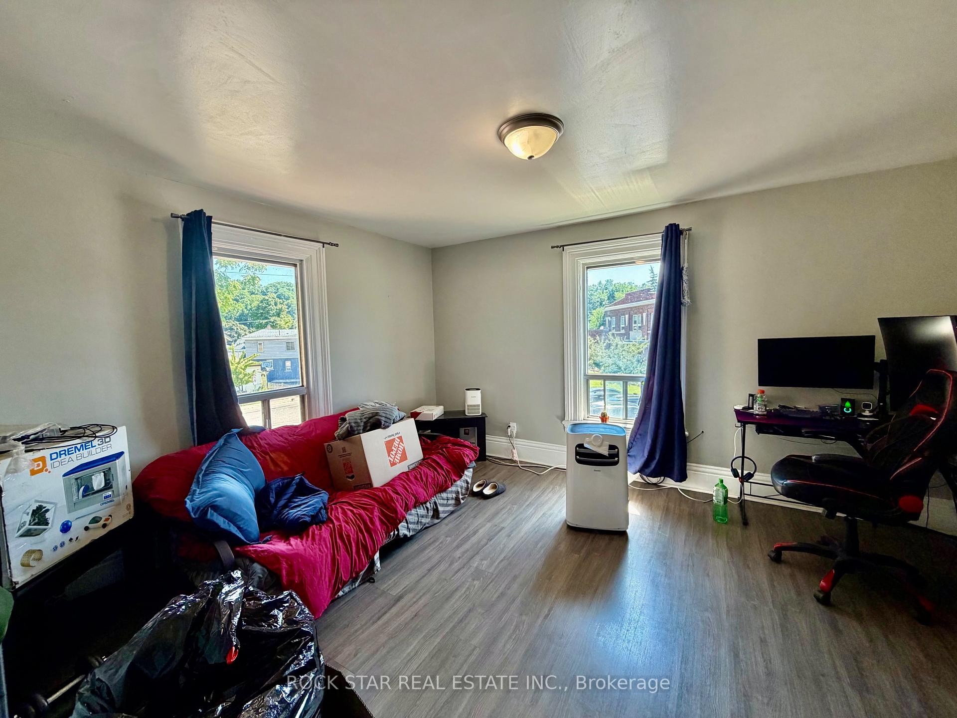 Photo 22 of 135 Sherwood Drive, Brantford, Old West Brant — HOMEH