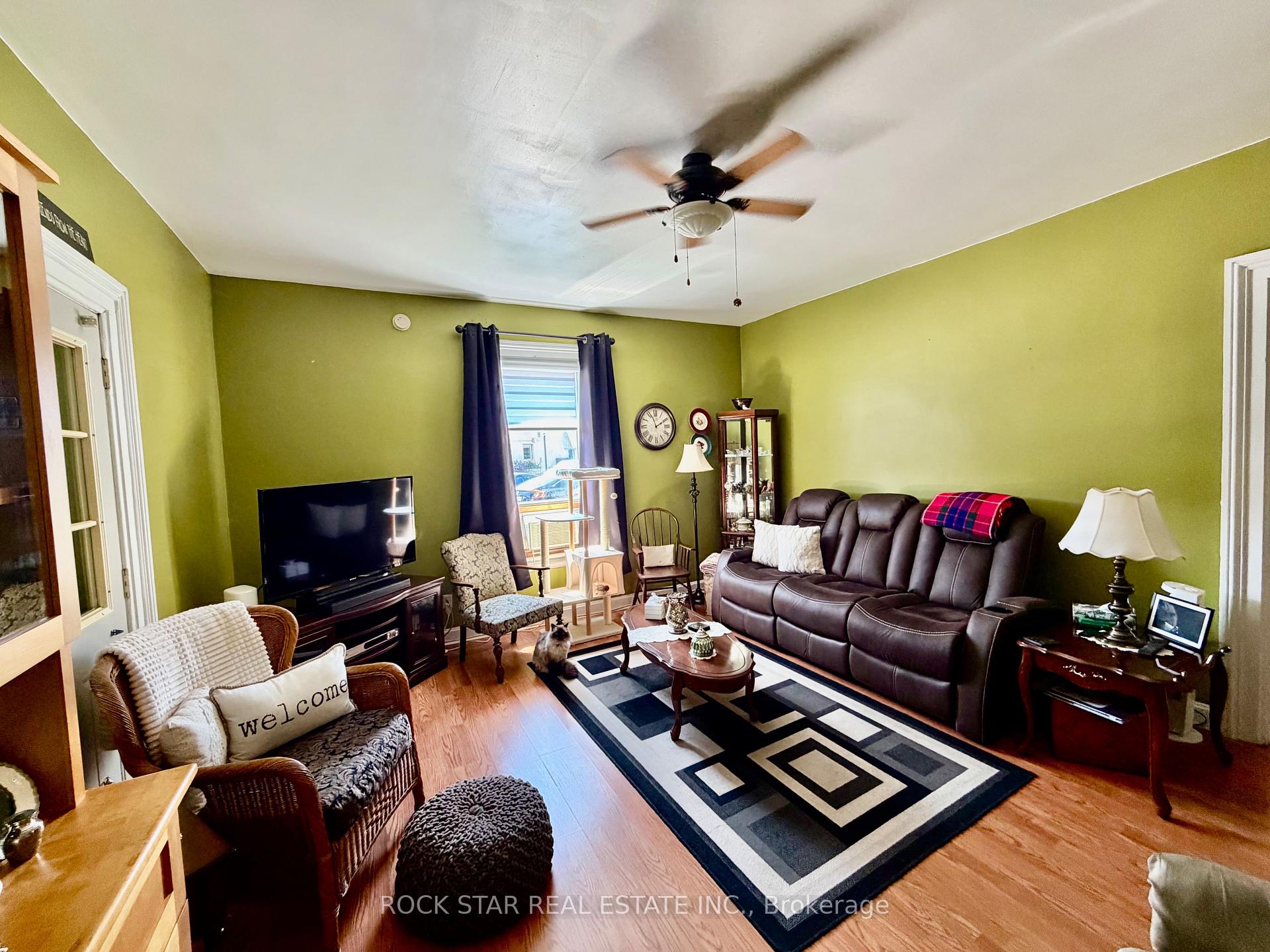 Photo 26 of 135 Sherwood Drive, Brantford, Old West Brant — HOMEH