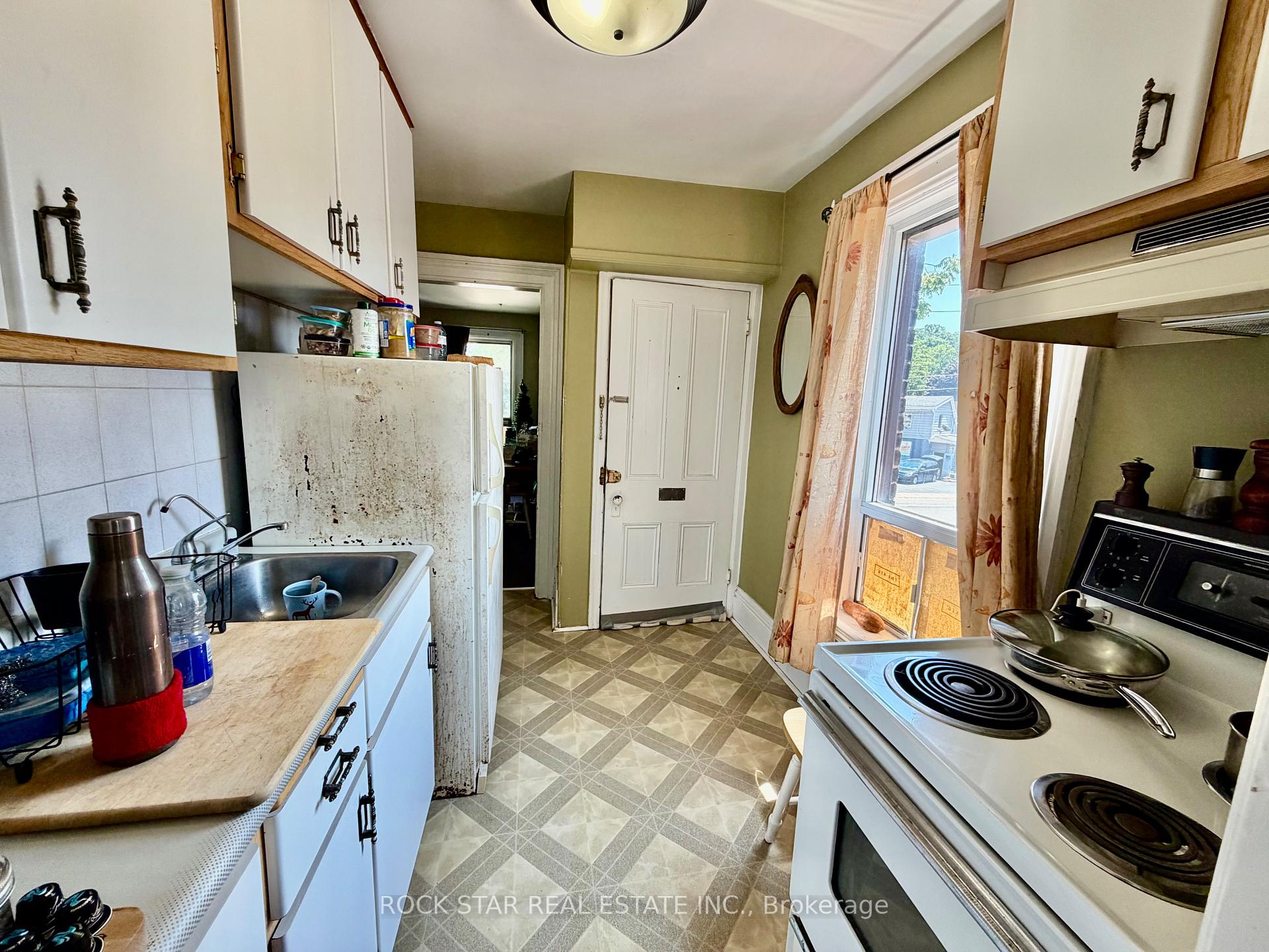 Photo 34 of 135 Sherwood Drive, Brantford, Old West Brant — HOMEH