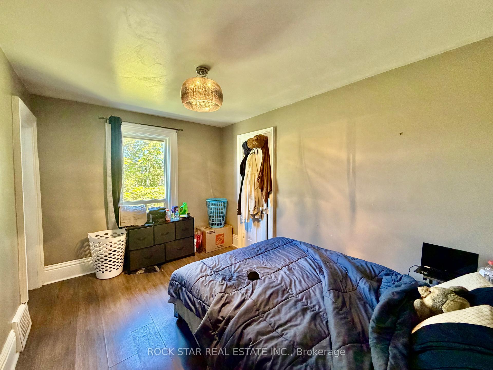 Photo 37 of 135 Sherwood Drive, Brantford, Old West Brant — HOMEH