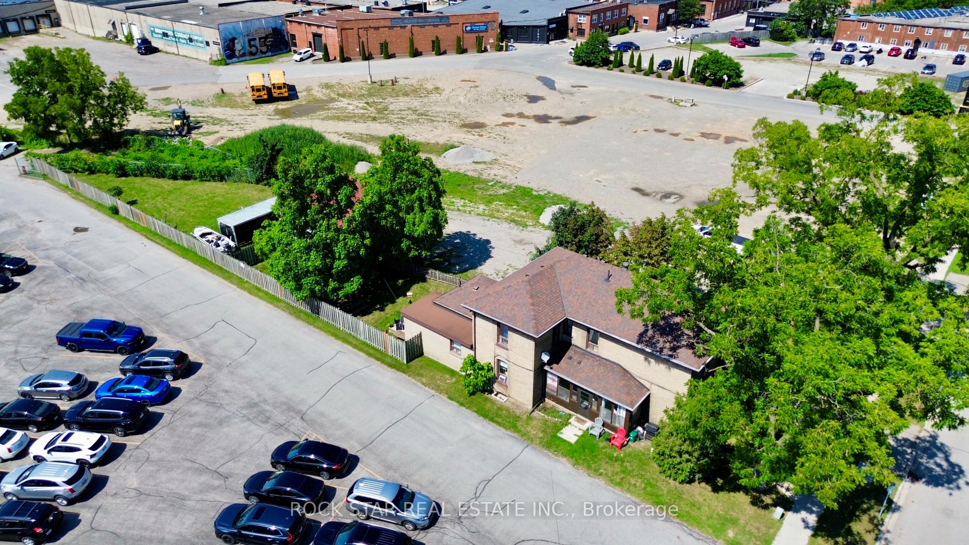 Photo 44 of 135 Sherwood Drive, Brantford, Old West Brant — HOMEH