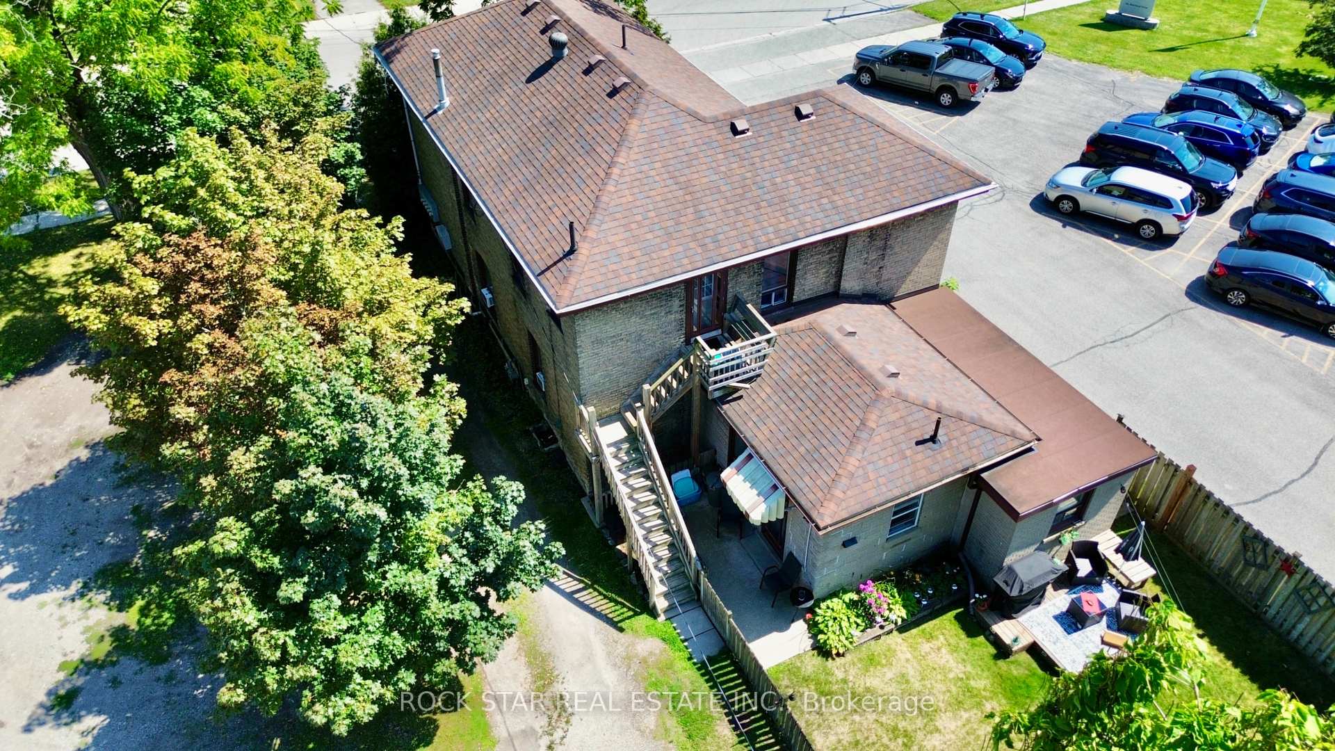 Photo 46 of 135 Sherwood Drive, Brantford, Old West Brant — HOMEH