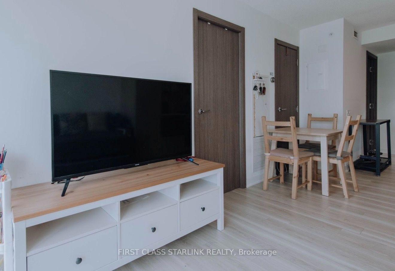 Photo 4 of Unit 1609, 17 Bathurst Street, Toronto, Waterfront Communities — HOMEH