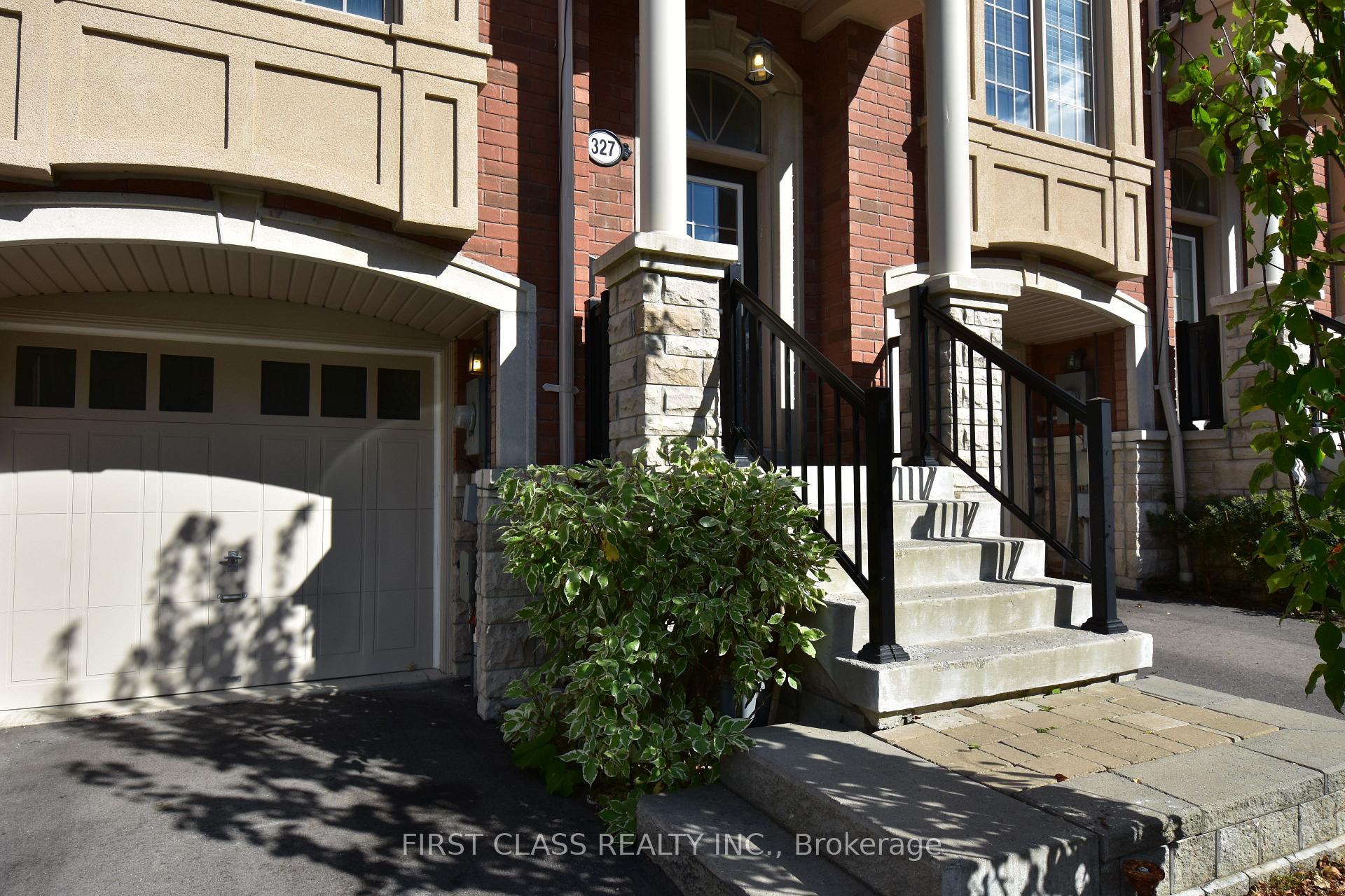 Photo 2 of 327 Doak Lane, Newmarket, Gorham-College Manor — HOMEH