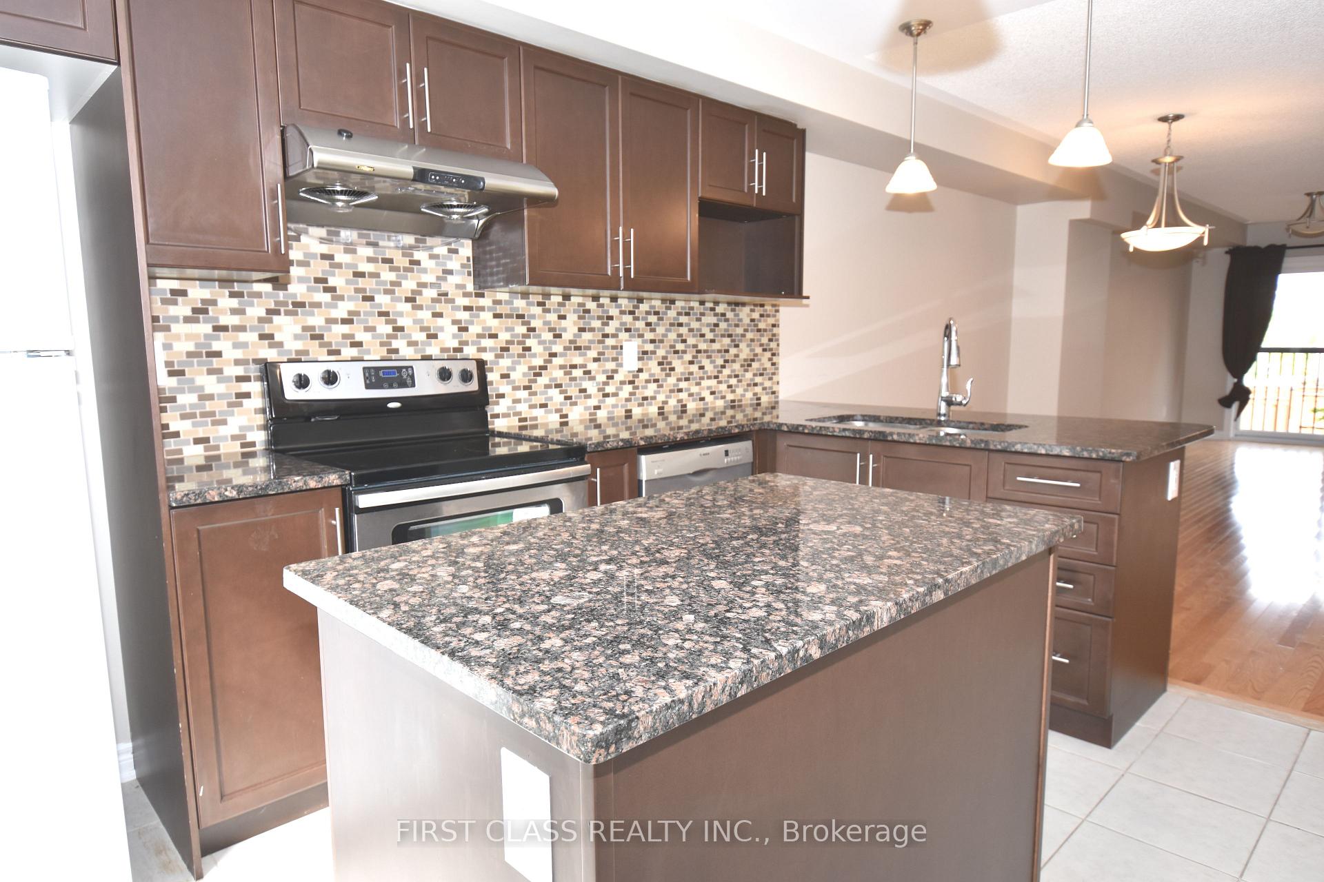Photo 6 of 327 Doak Lane, Newmarket, Gorham-College Manor — HOMEH