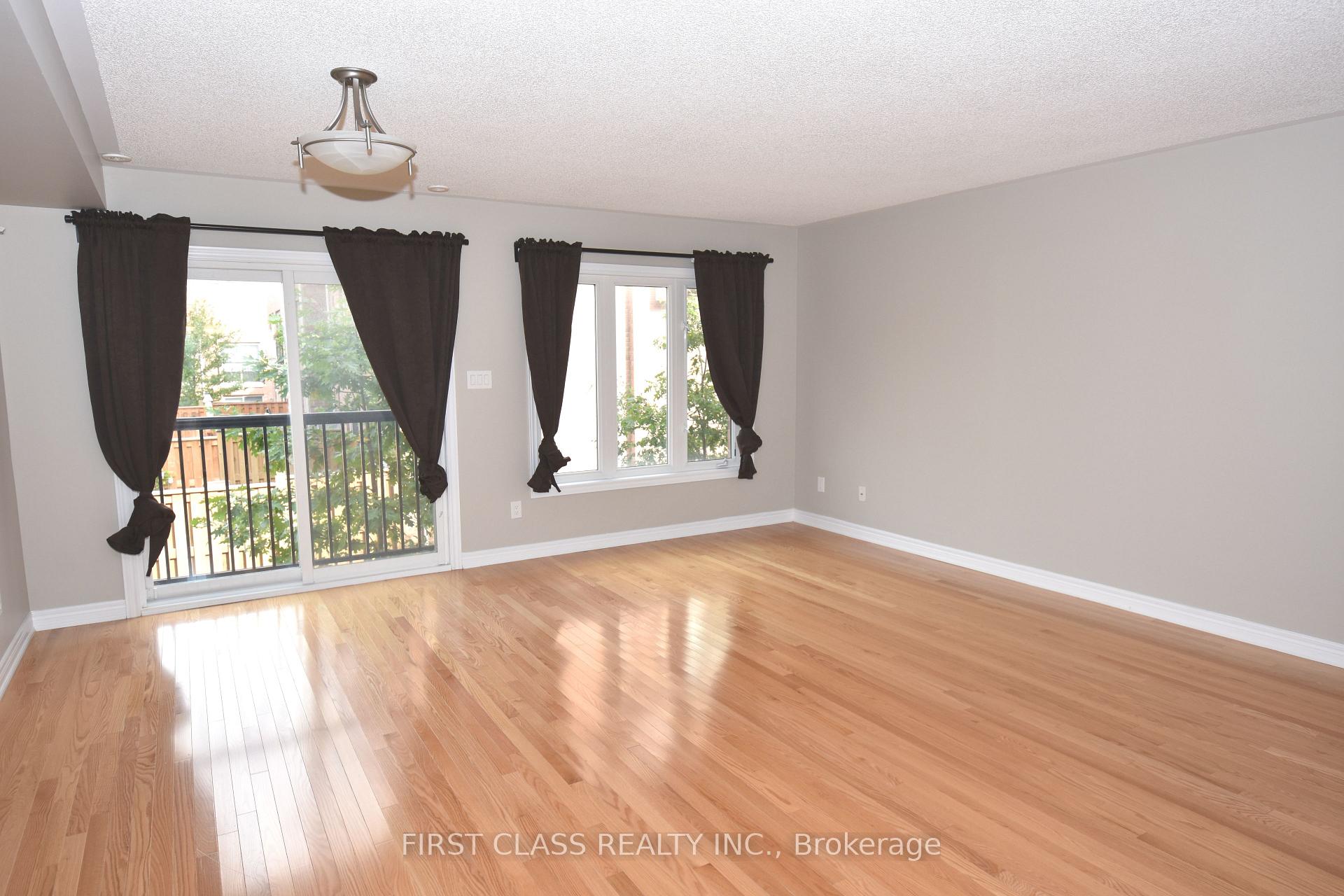 Photo 8 of 327 Doak Lane, Newmarket, Gorham-College Manor — HOMEH