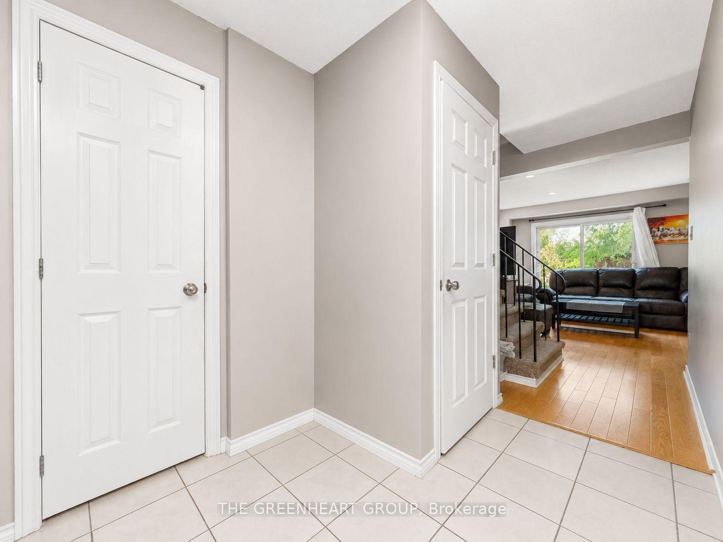 Photo 4 of 3219 Cambourne Crescent, Mississauga, Meadowvale — HOMEH