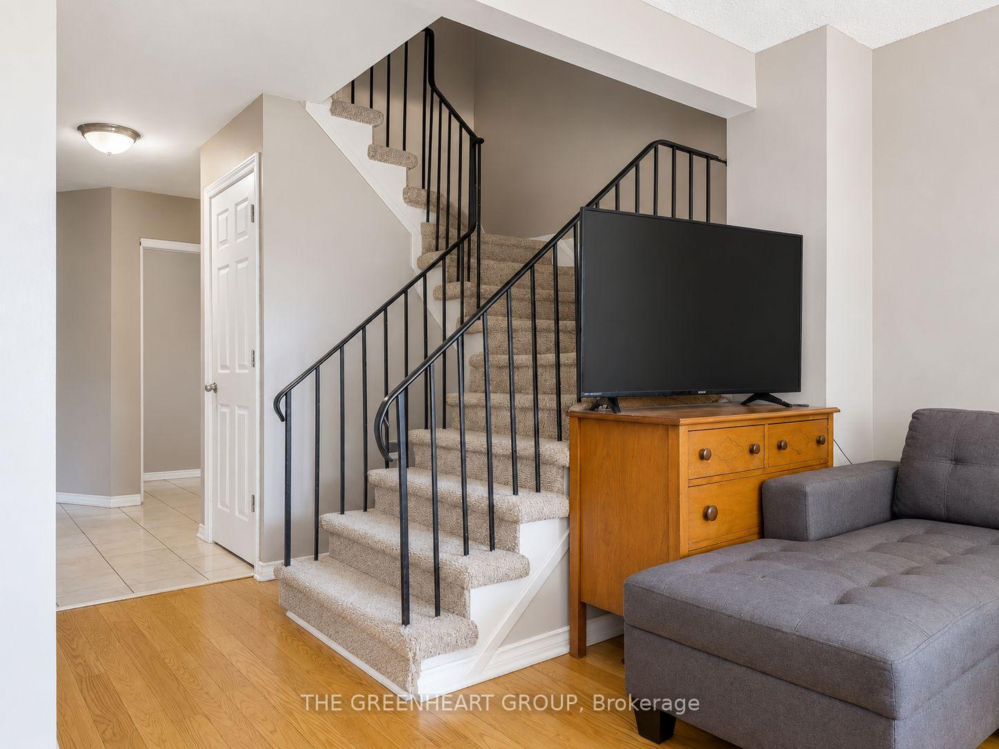 Photo 6 of 3219 Cambourne Crescent, Mississauga, Meadowvale — HOMEH