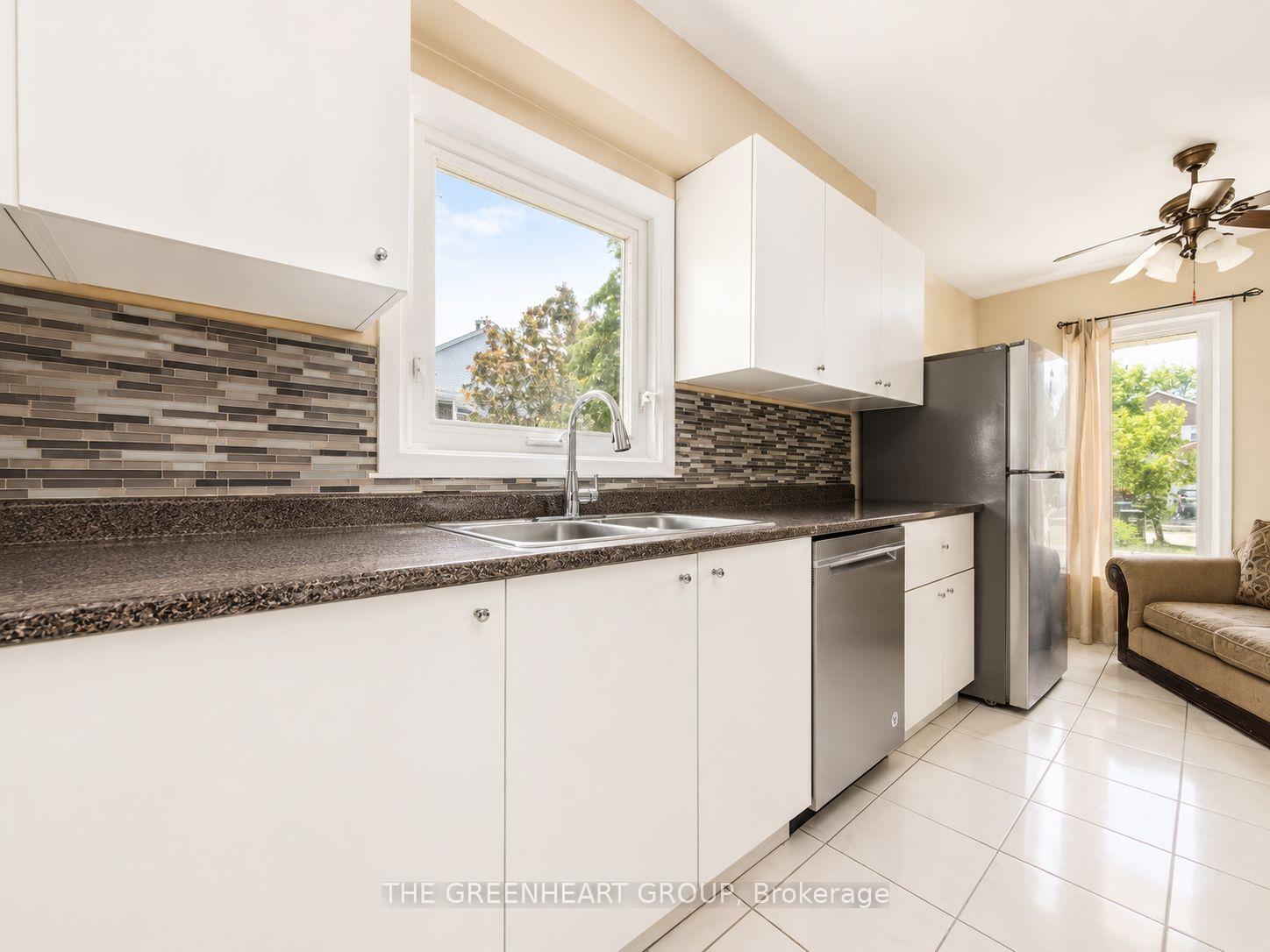 Photo 11 of 3219 Cambourne Crescent, Mississauga, Meadowvale — HOMEH