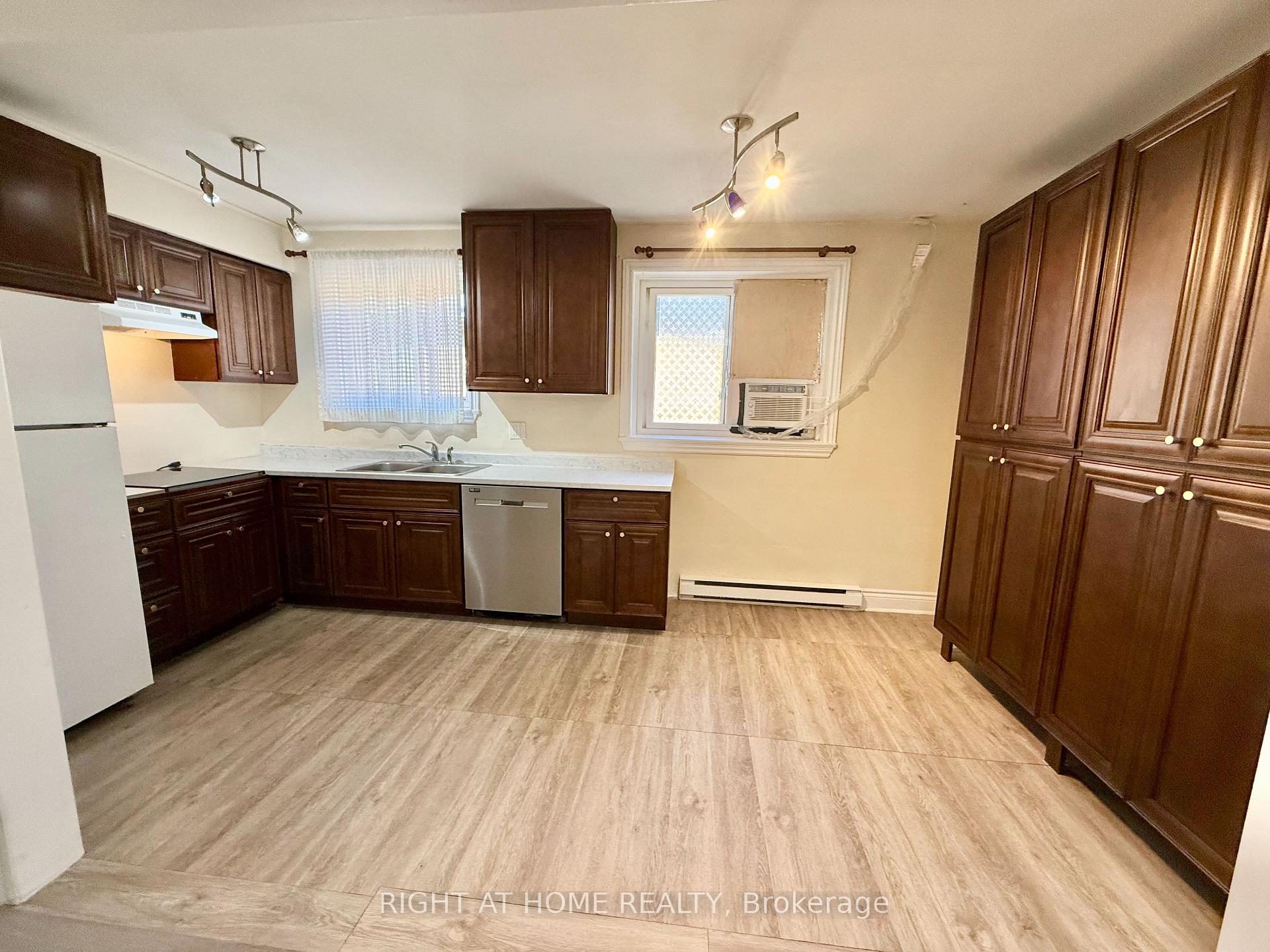Photo 3 of Unit 2, 538 Merton Street, Toronto, Mount Pleasant East — HOMEH