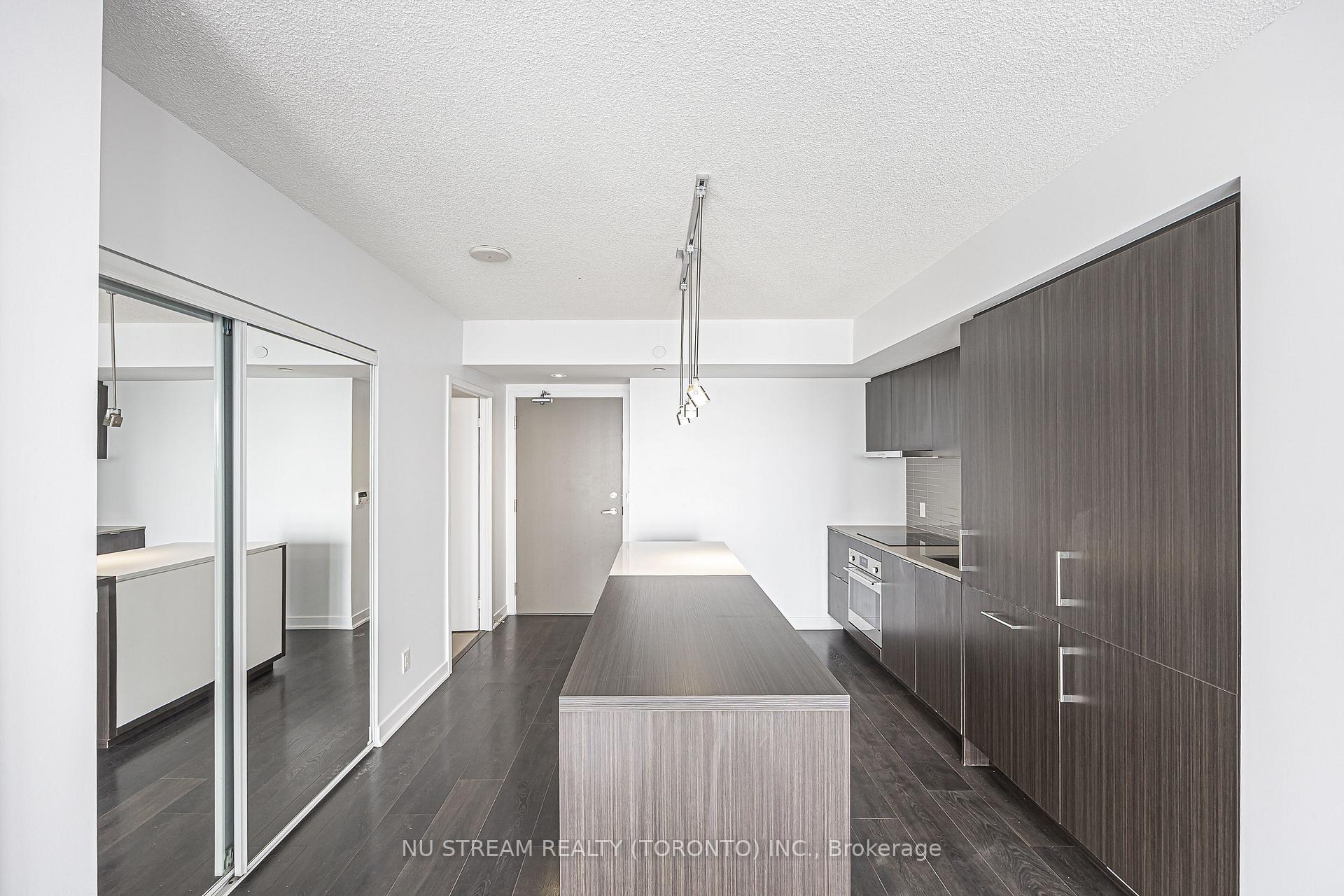 Photo 11 of Unit 4109, 88 Harbour Street, Toronto, Waterfront Communities — HOMEH