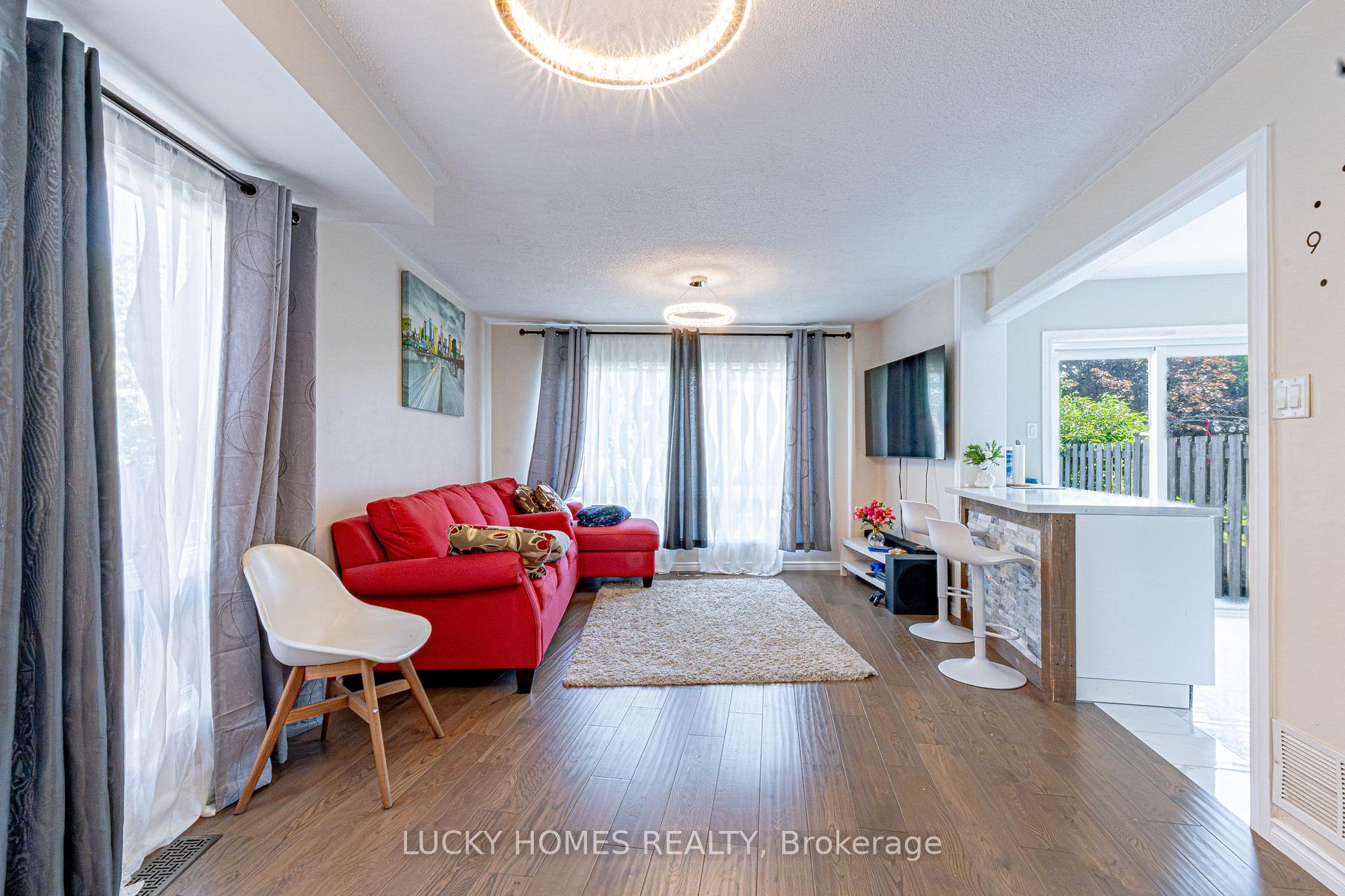 Photo 5 of 65 Lyfytt Crescent, Barrie, West Bayfield — HOMEH
